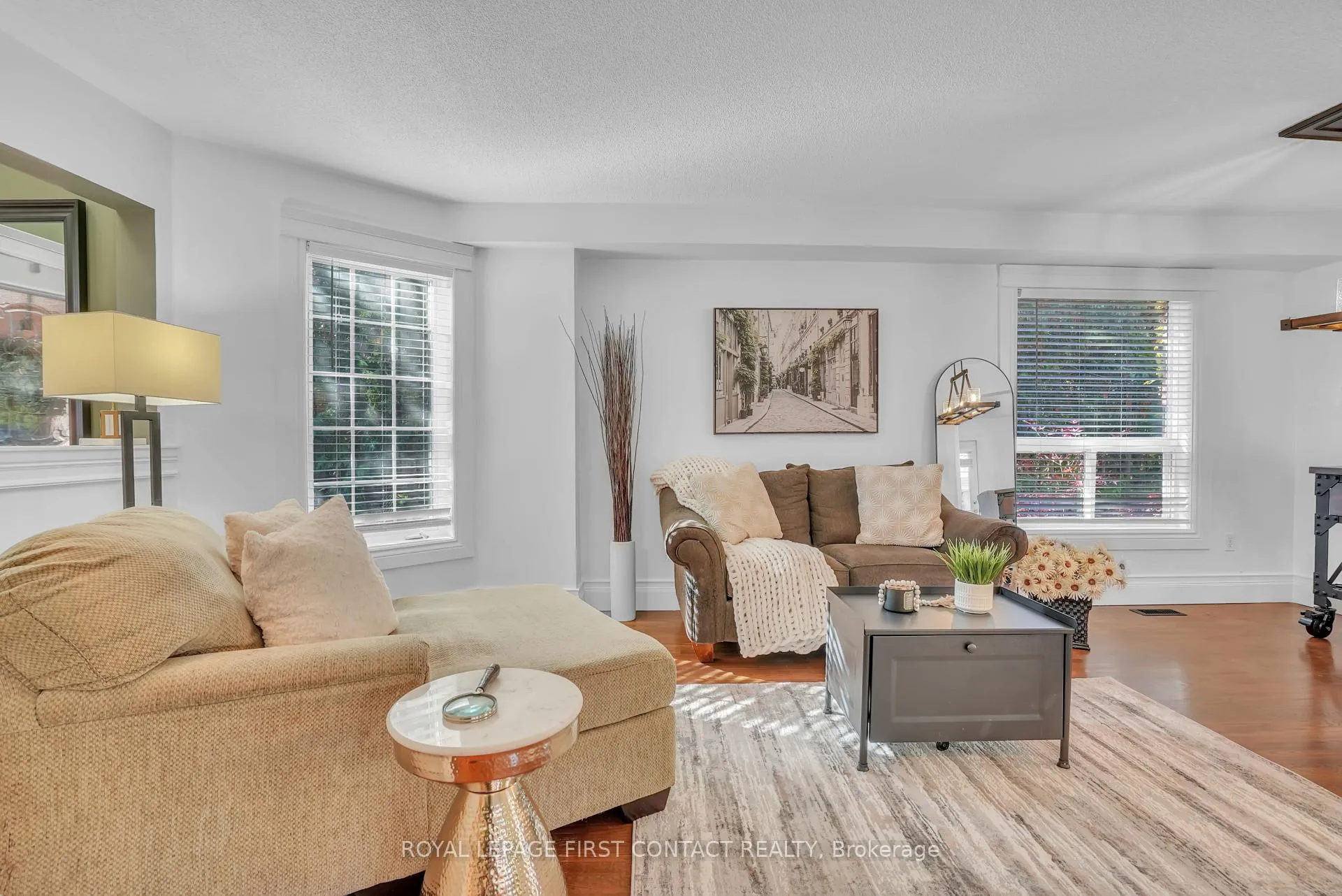Photo 10 of 1328 Vincent Crescent, Innisfil, Alcona — HOMEH
