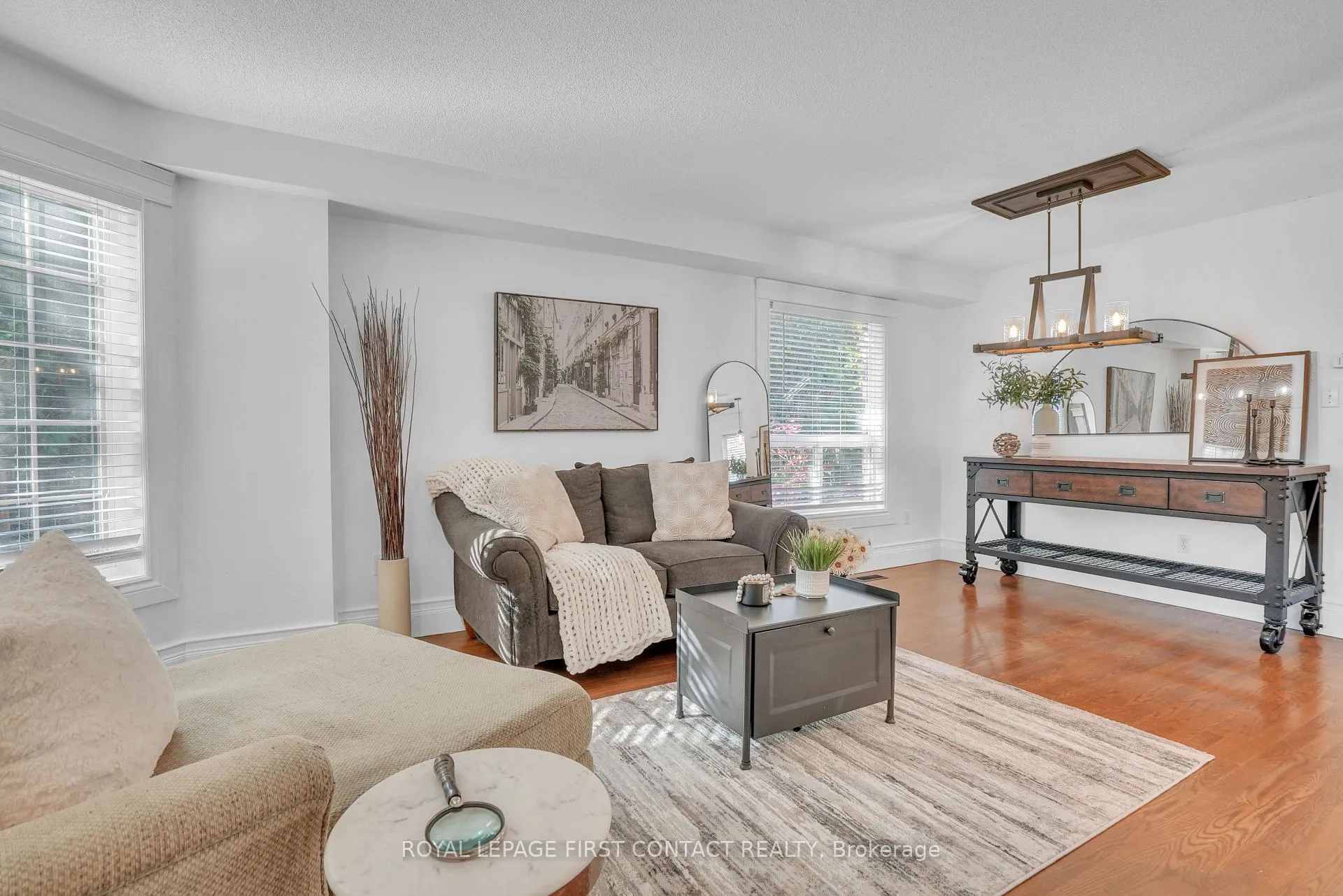 Photo 11 of 1328 Vincent Crescent, Innisfil, Alcona — HOMEH