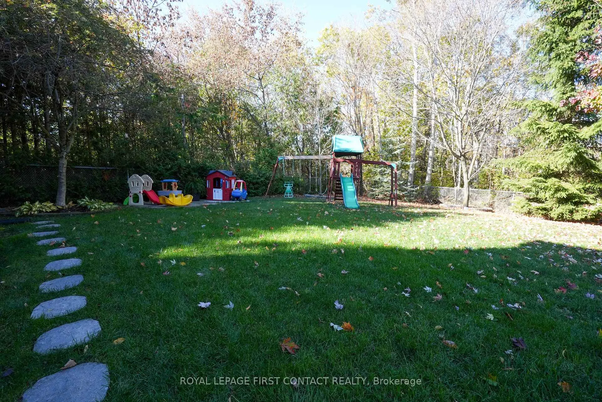 Photo 36 of 1328 Vincent Crescent, Innisfil, Alcona — HOMEH