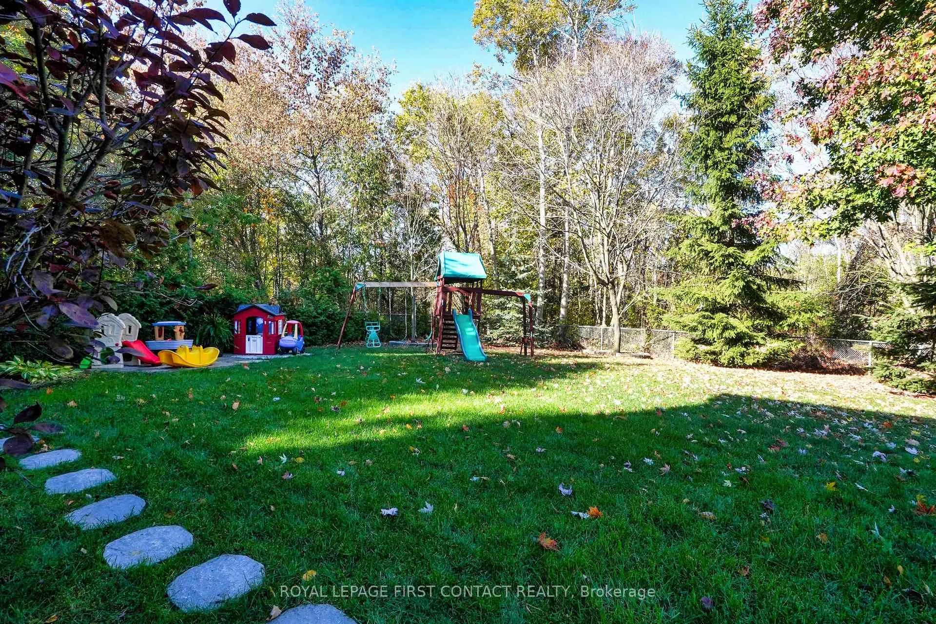 Photo 40 of 1328 Vincent Crescent, Innisfil, Alcona — HOMEH