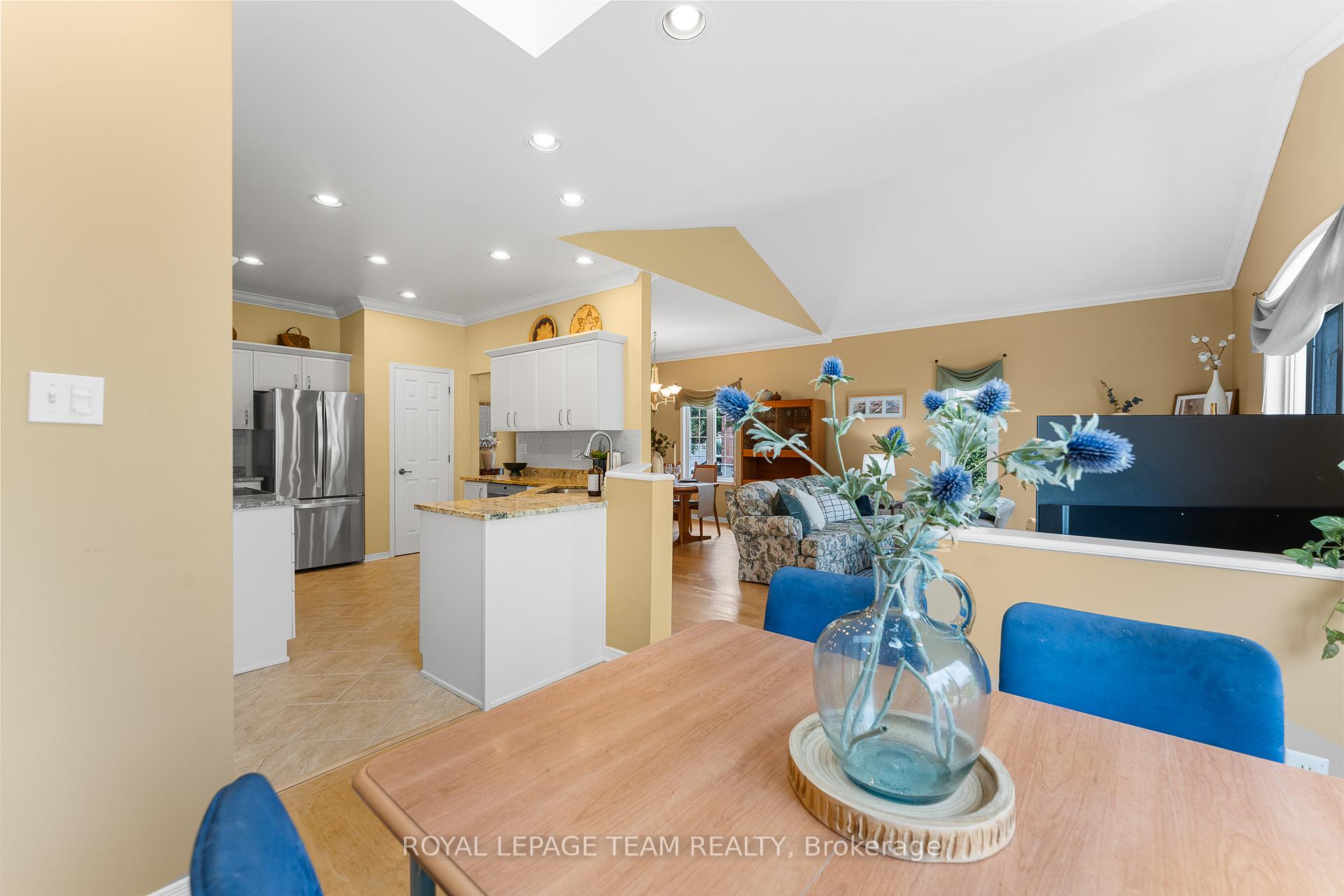 Photo 15 of 77 Kinmount Private, Ottawa, Kanata - Kanata Lakes/Heritage Hills — HOMEH