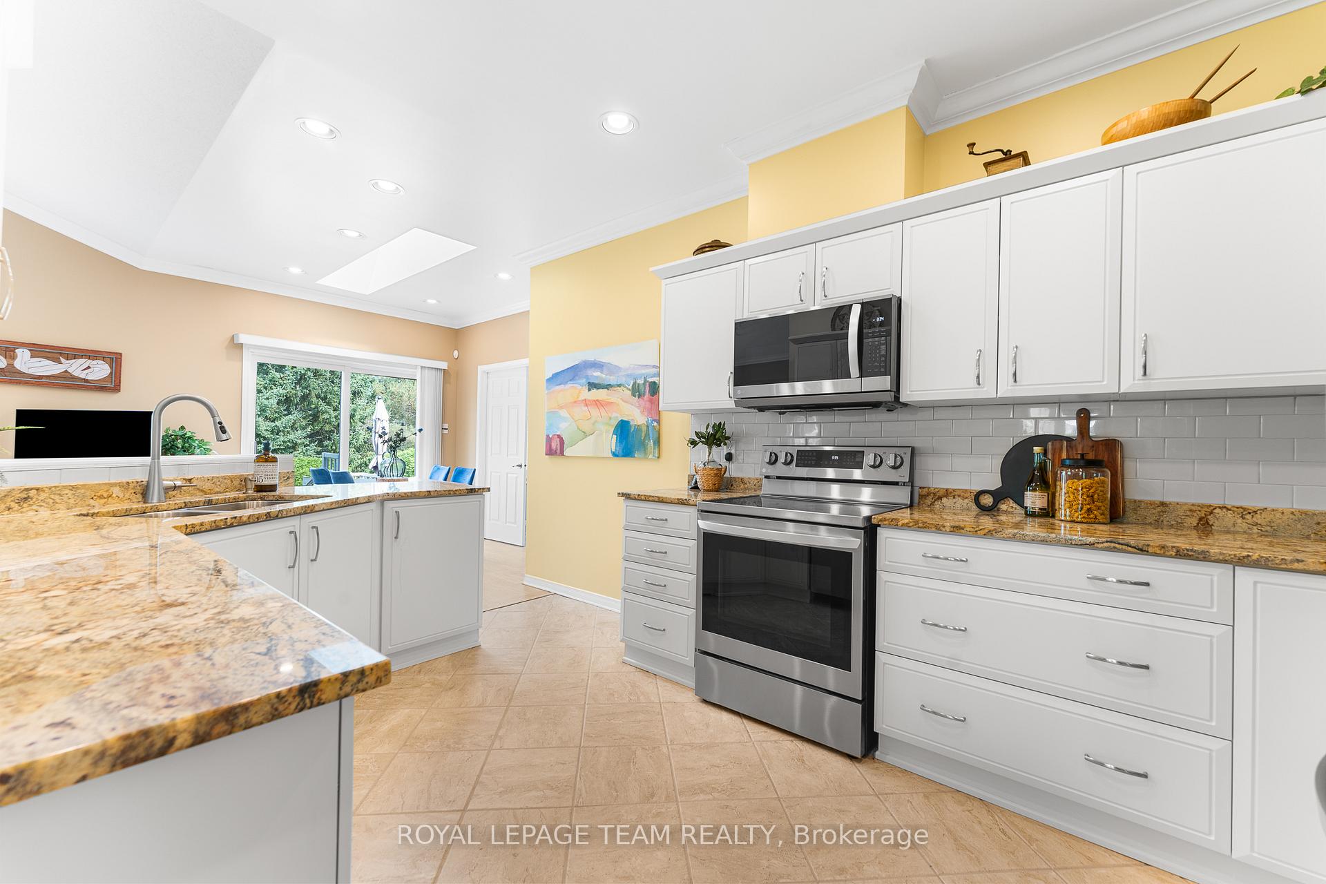 Photo 17 of 77 Kinmount Private, Ottawa, Kanata - Kanata Lakes/Heritage Hills — HOMEH