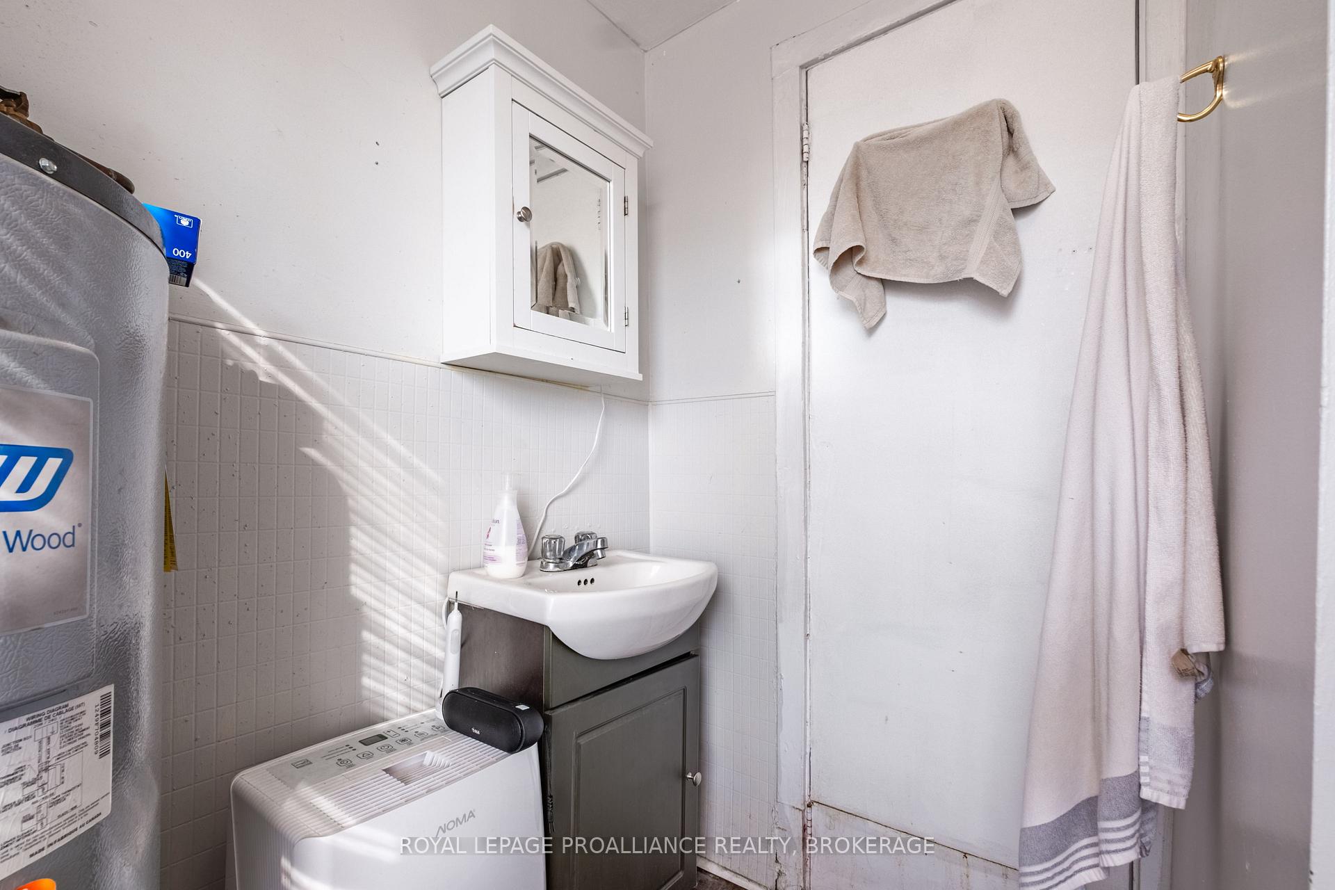 Photo 2 of 93 Cherry Street, Kingston, East of Sir John A. Blvd — HOMEH