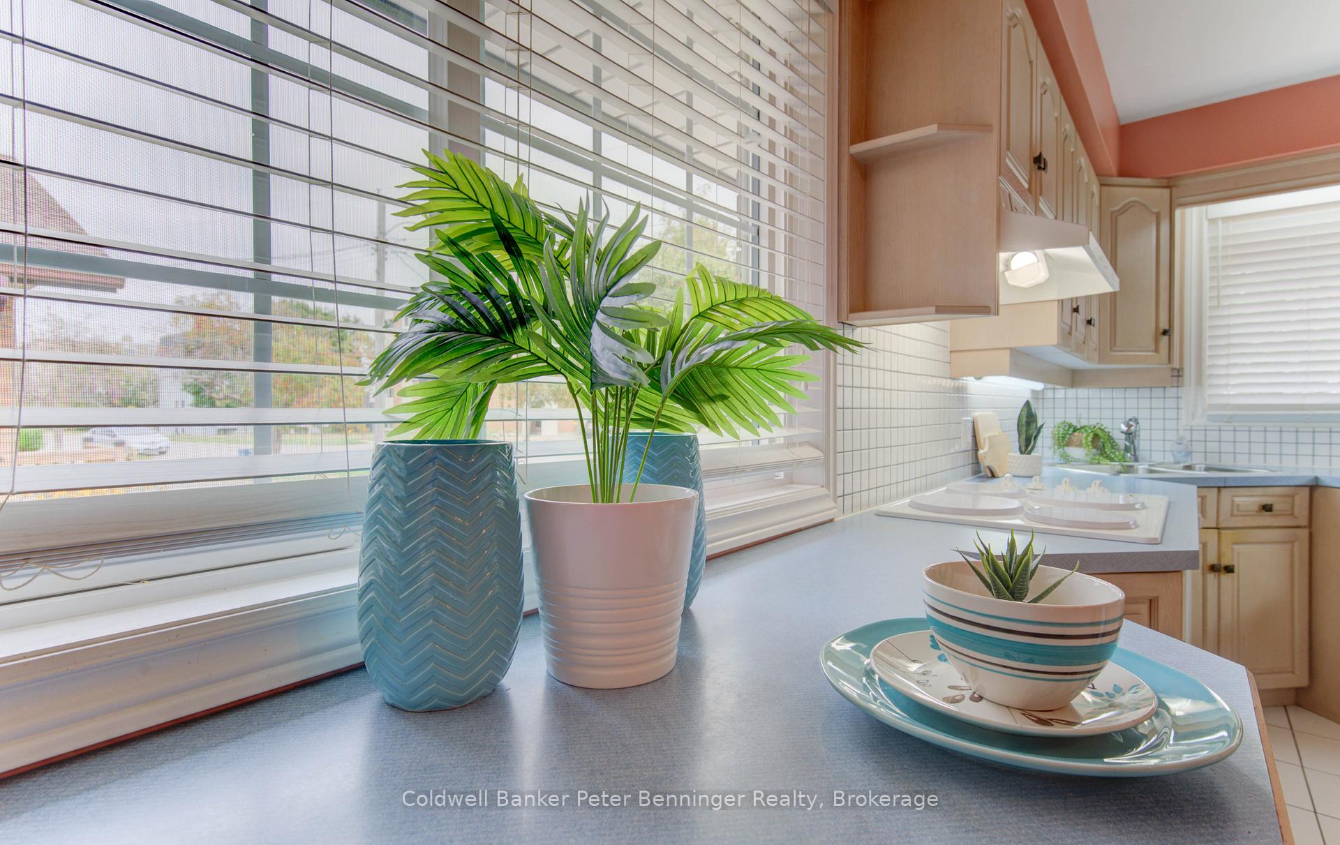 Photo 7 of 41 Weichel Street, Kitchener — HOMEH