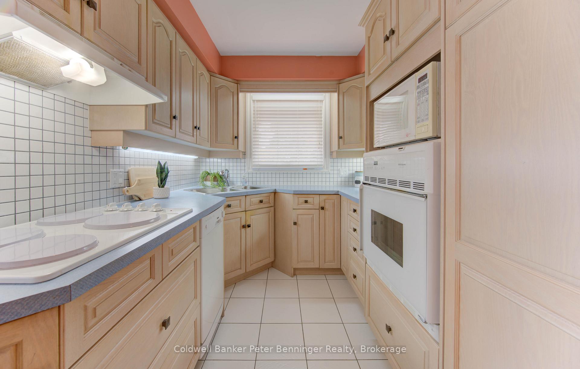 Photo 9 of 41 Weichel Street, Kitchener — HOMEH