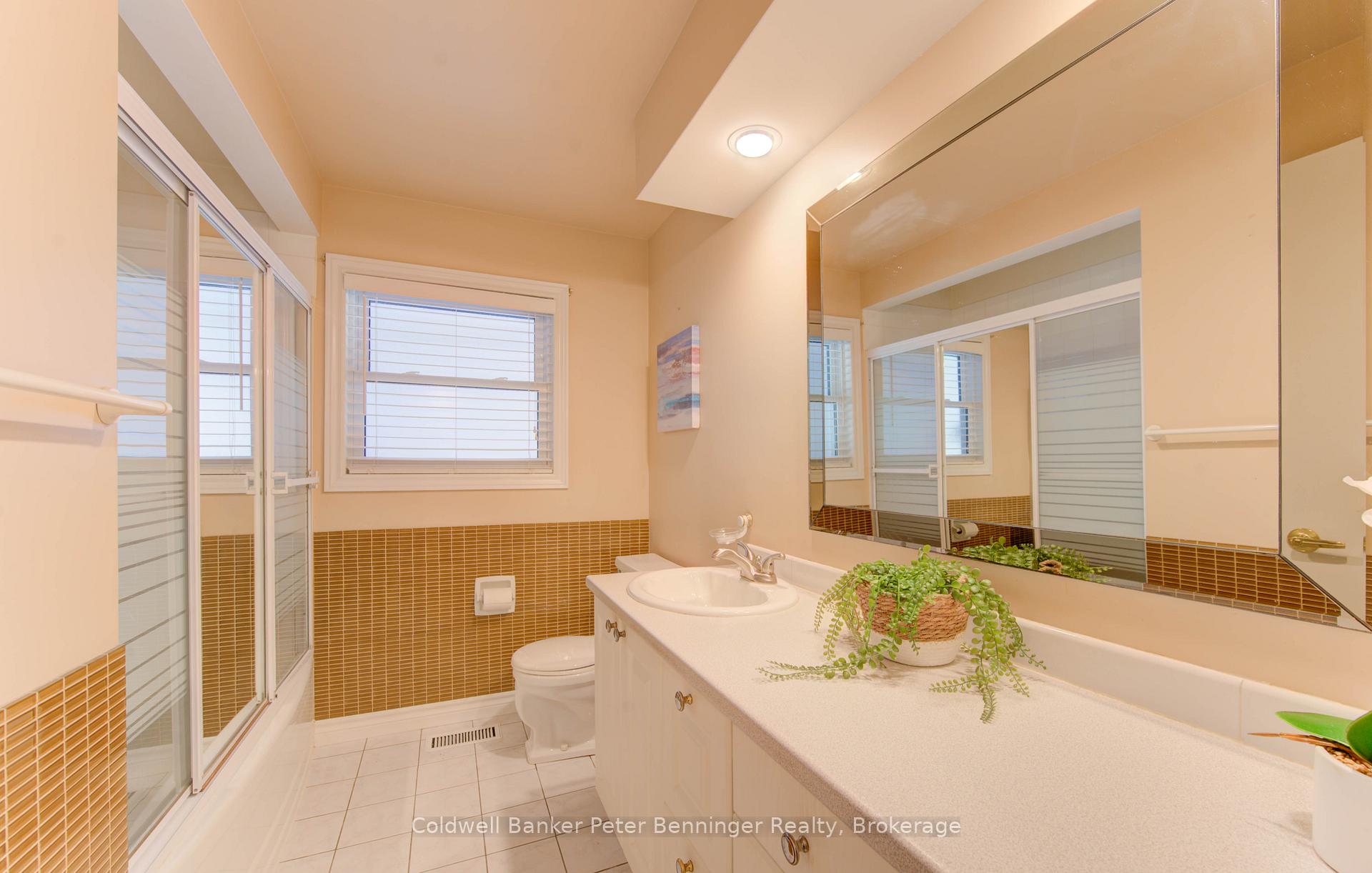 Photo 19 of 41 Weichel Street, Kitchener — HOMEH