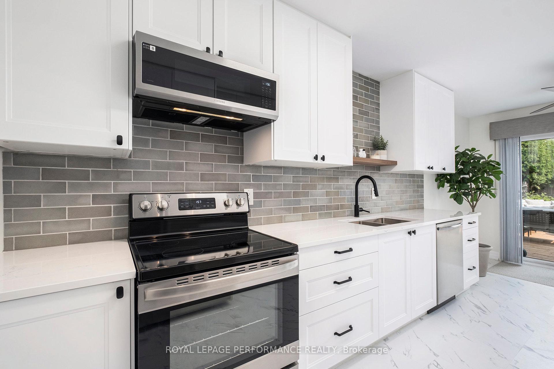 Photo 2 of 9 Longden Place, Ottawa, Kanata - Bridlewood — HOMEH