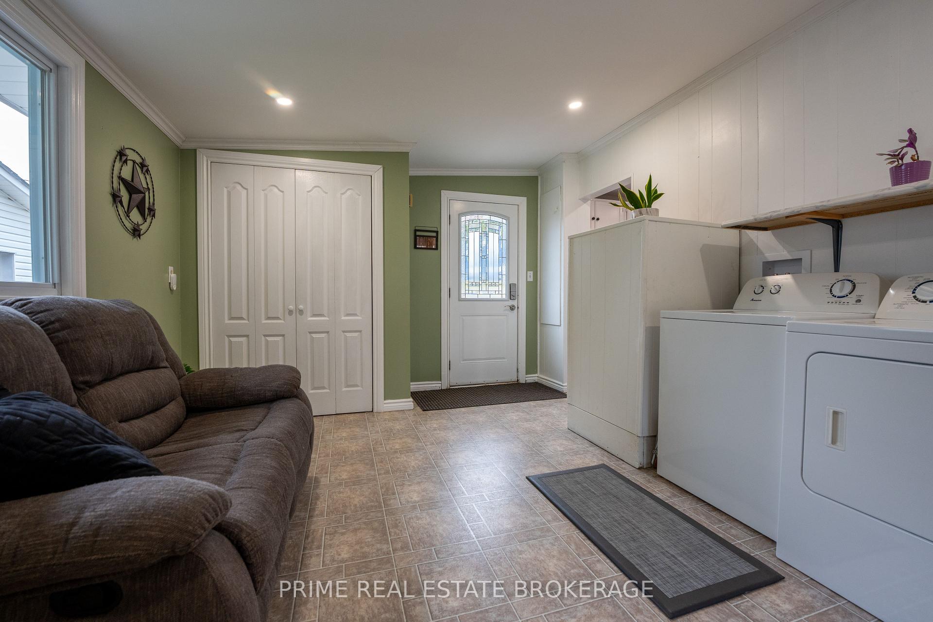 Photo 23 of 126 Albert Street, Lucan Biddulph, Lucan — HOMEH
