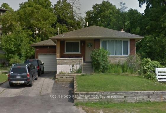 Front of 486 Wellington Street N
