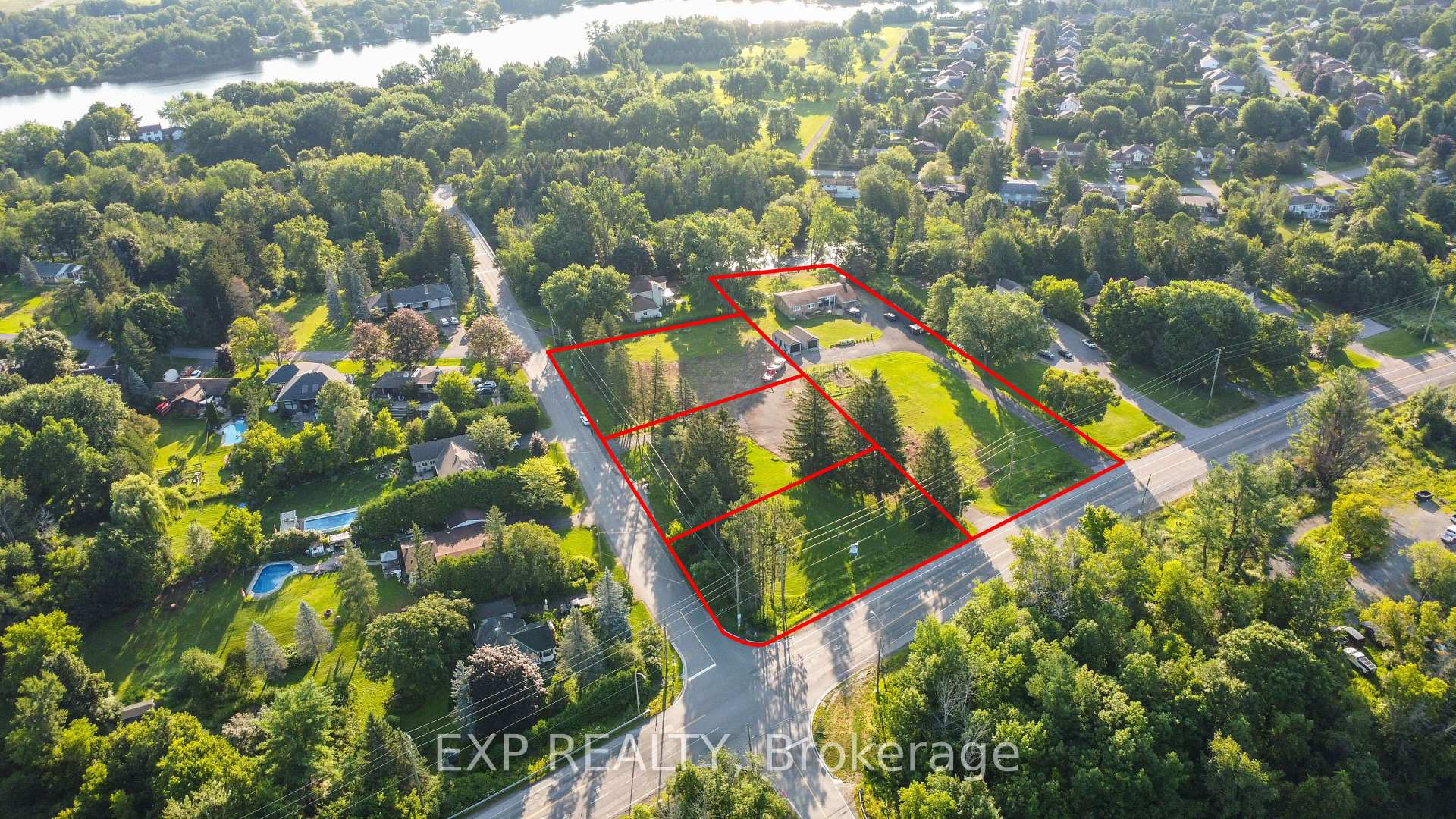 Photo 3 of 3363 Barnsdale Road, Ottawa, Manotick Village & Manotick Estates — HOMEH
