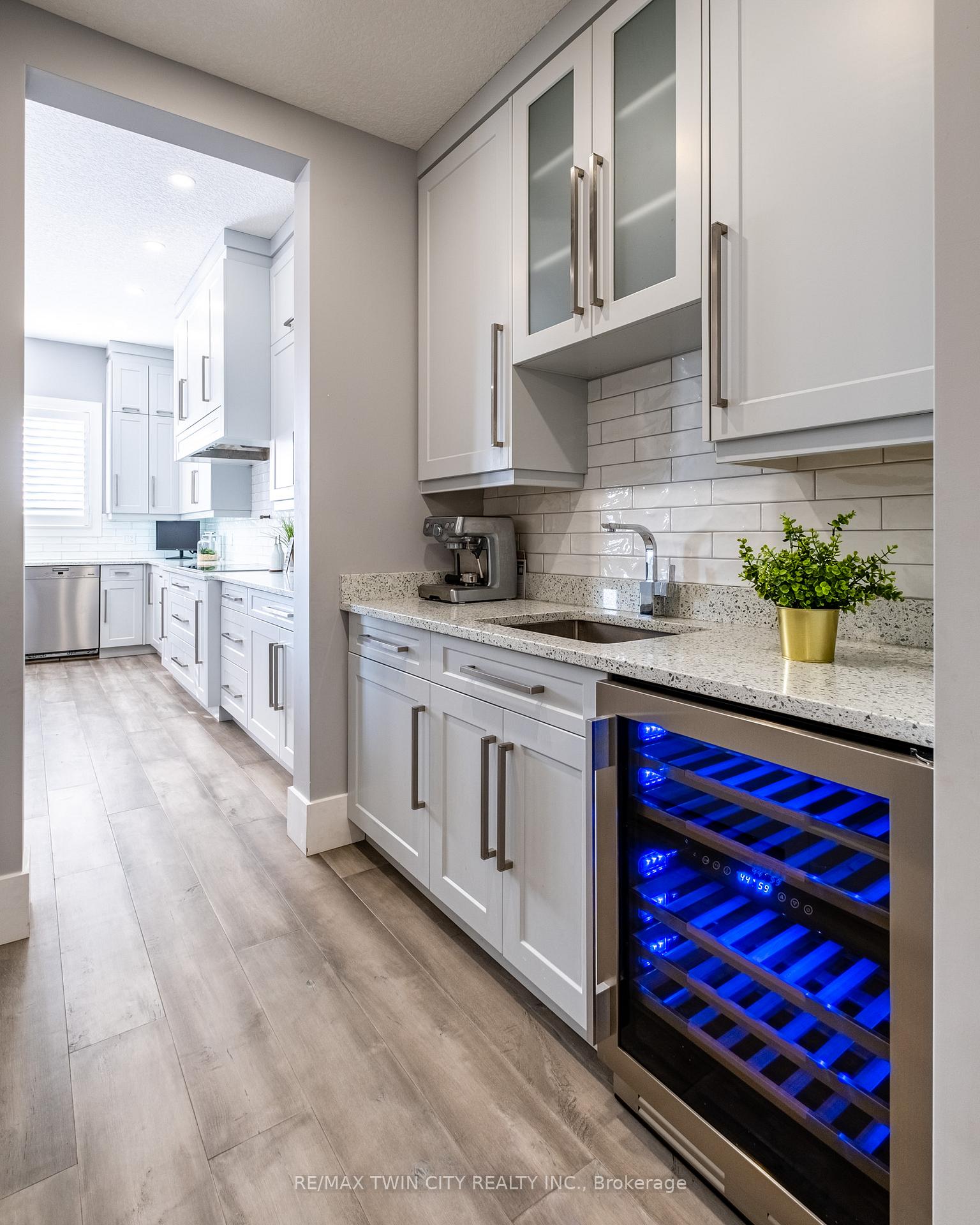 Photo 9 of 46 Paige Street, Kitchener — HOMEH