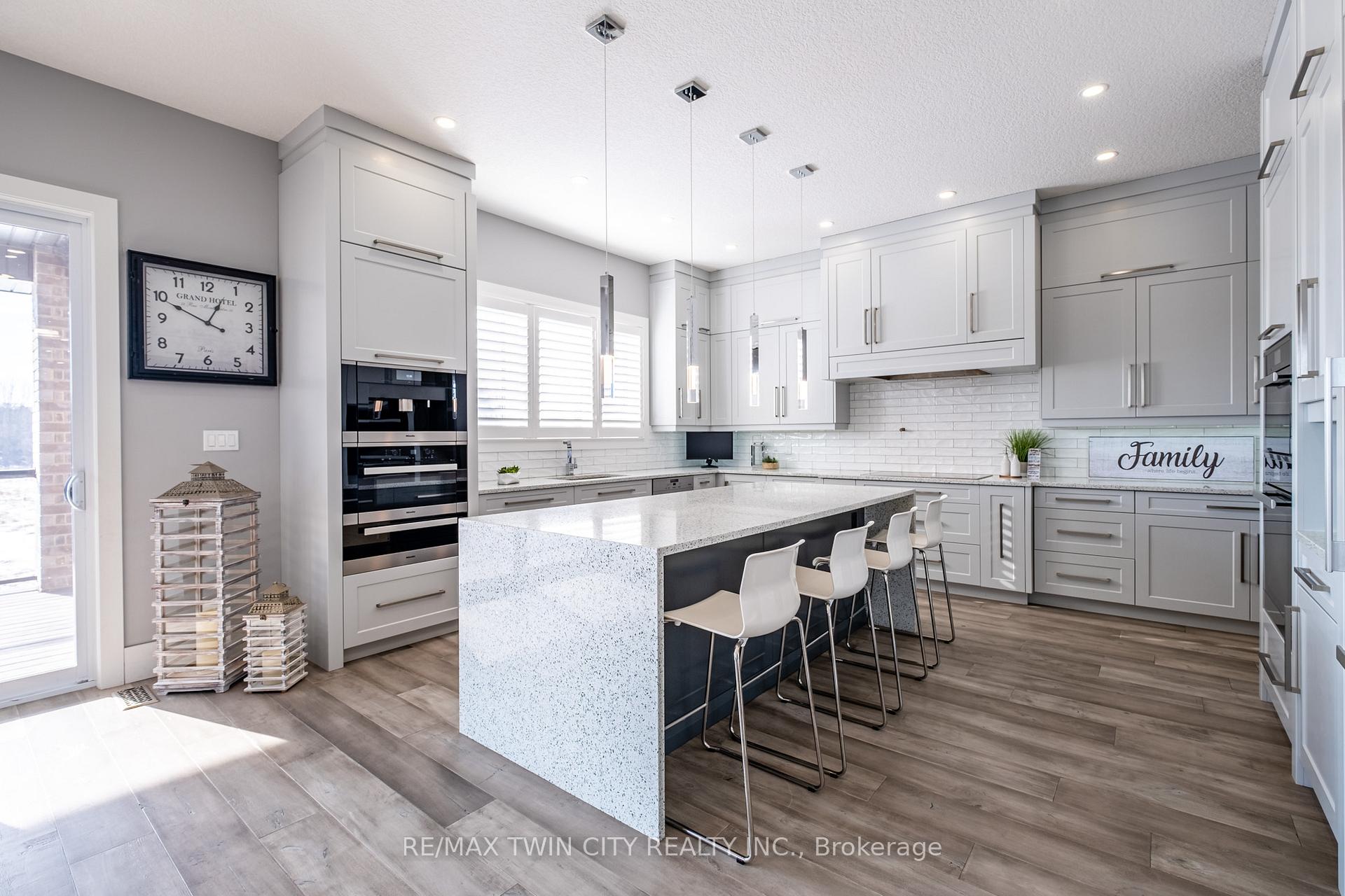Photo 11 of 46 Paige Street, Kitchener — HOMEH