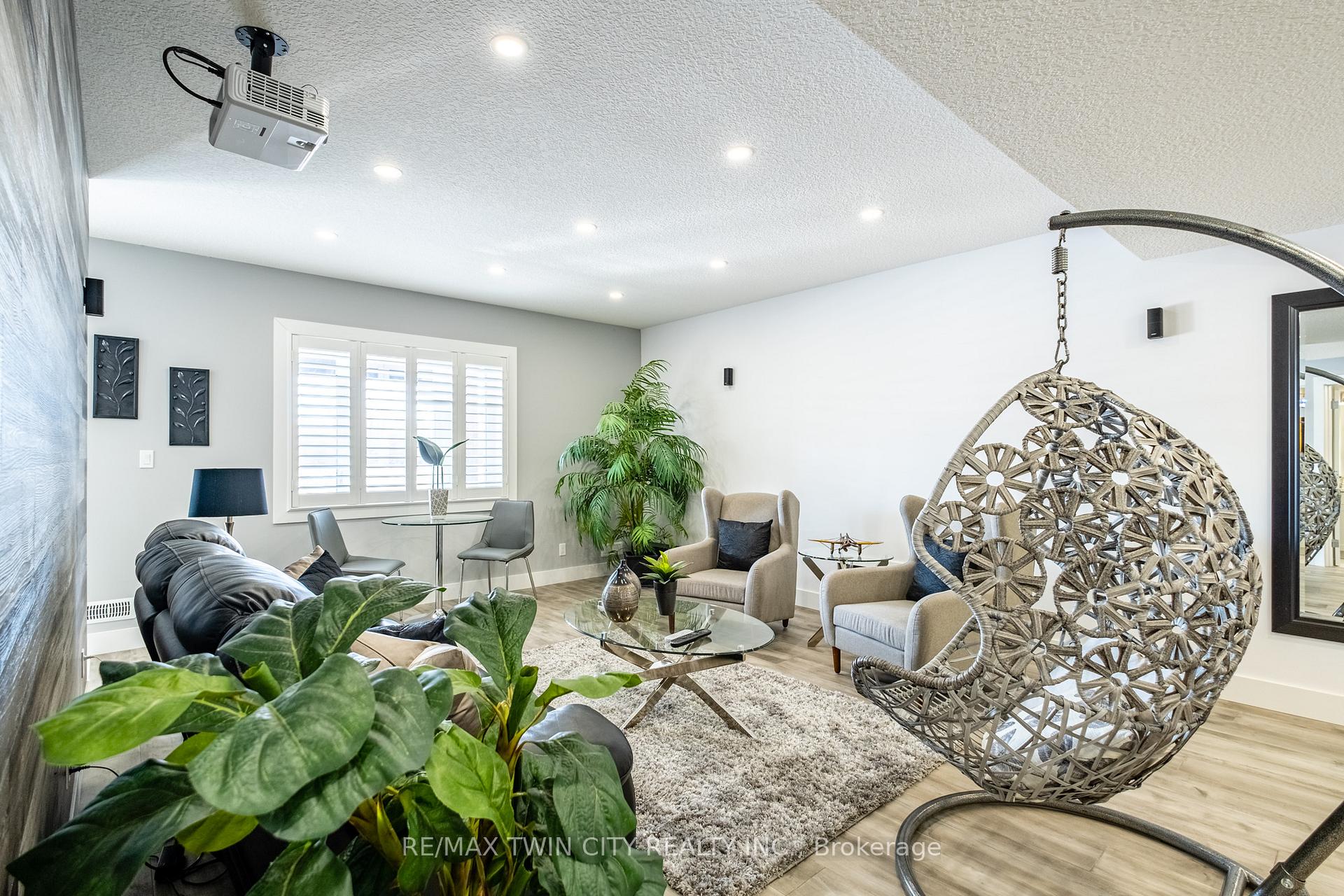 Photo 34 of 46 Paige Street, Kitchener — HOMEH
