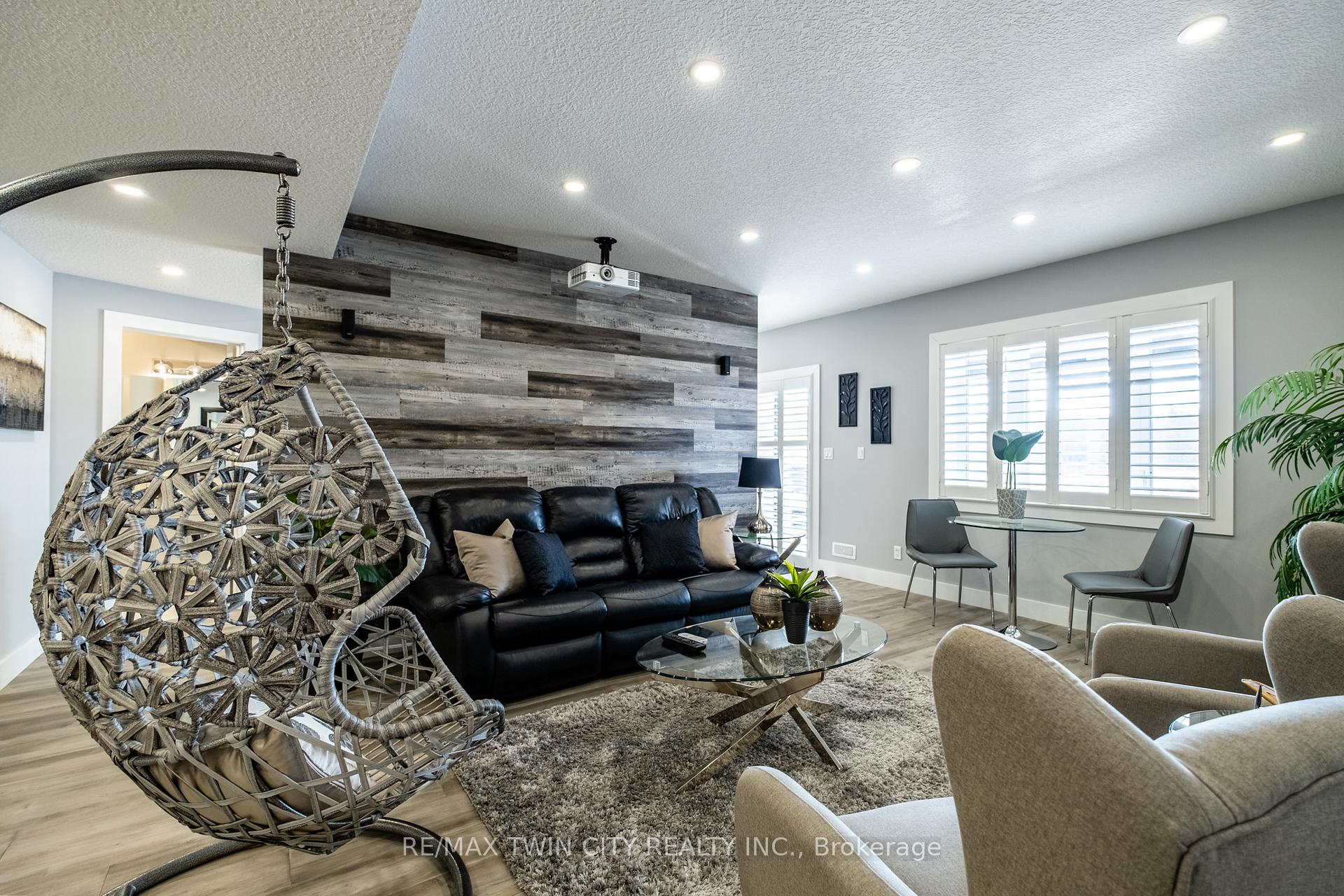 Photo 35 of 46 Paige Street, Kitchener — HOMEH