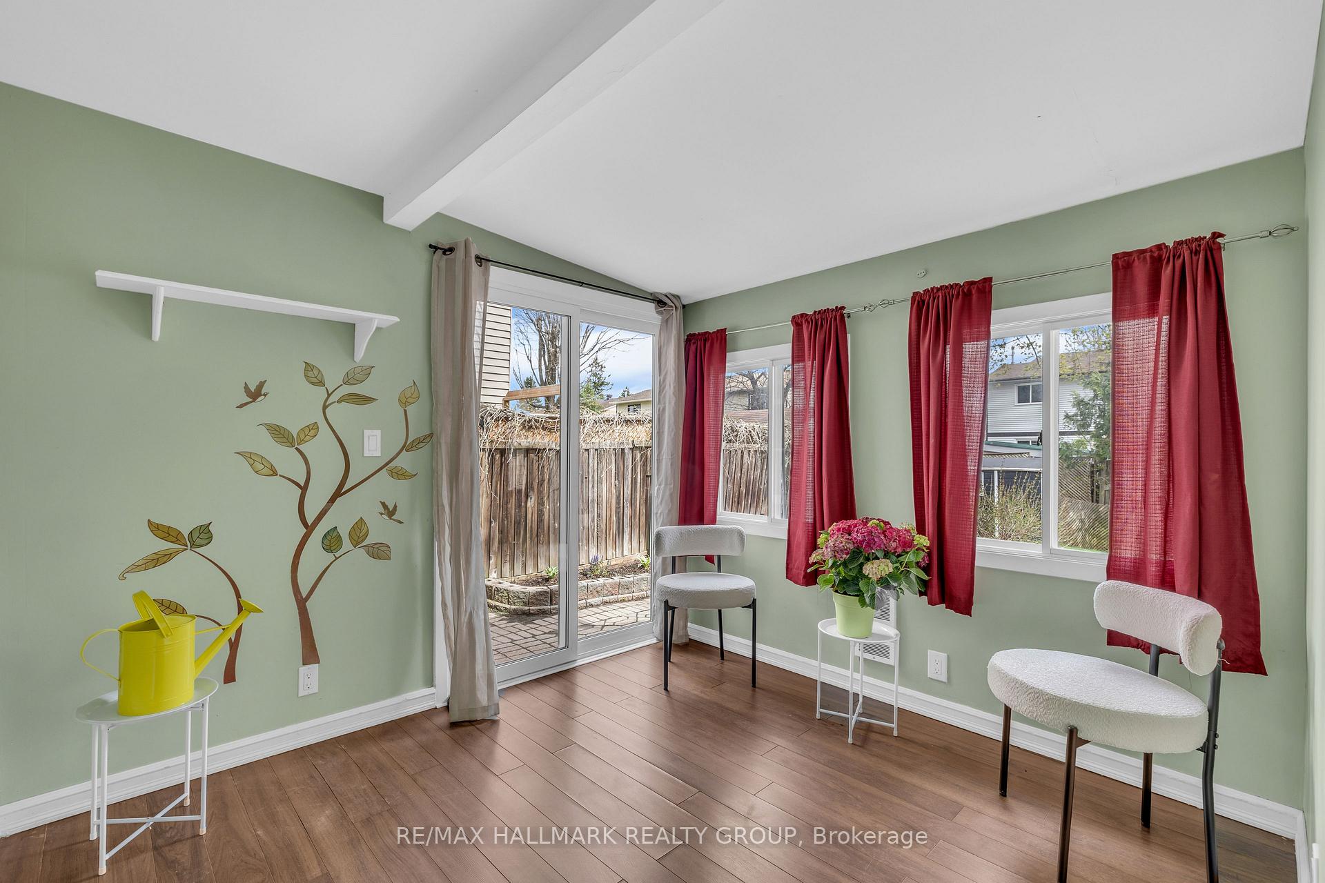 Photo 12 of 8 Scharf Lane, Ottawa, Kanata - Glencairn/Hazeldean — HOMEH
