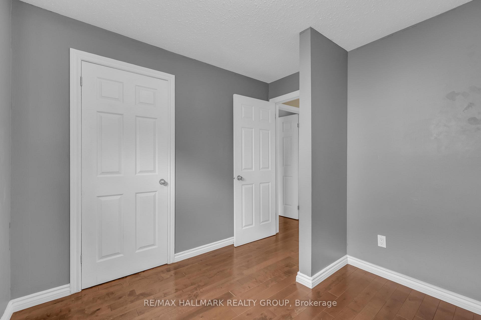 Photo 19 of 8 Scharf Lane, Ottawa, Kanata - Glencairn/Hazeldean — HOMEH
