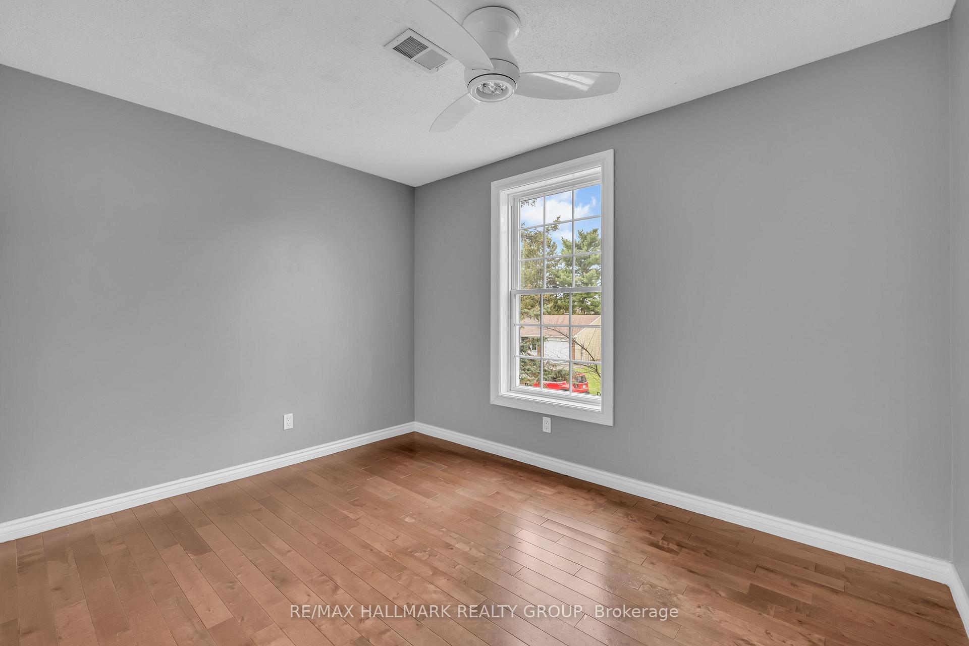Photo 25 of 8 Scharf Lane, Ottawa, Kanata - Glencairn/Hazeldean — HOMEH