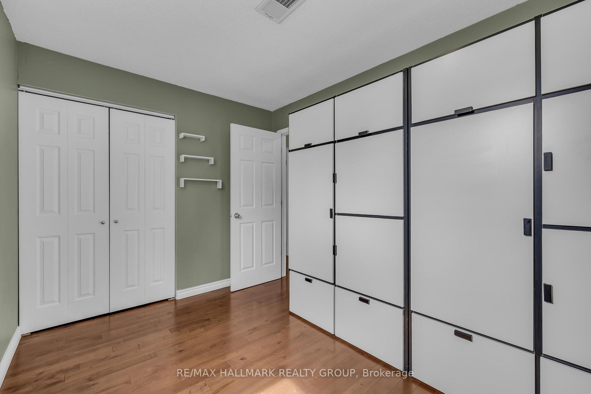 Photo 28 of 8 Scharf Lane, Ottawa, Kanata - Glencairn/Hazeldean — HOMEH