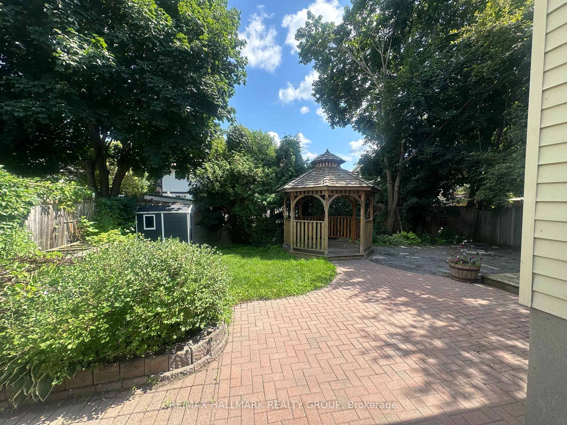 Photo 34 of 8 Scharf Lane, Ottawa, Kanata - Glencairn/Hazeldean — HOMEH