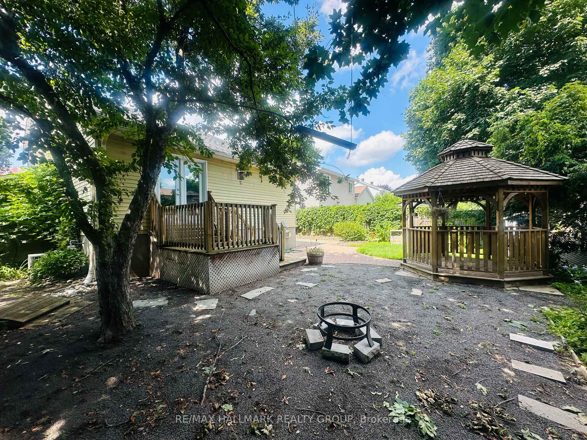 Photo 35 of 8 Scharf Lane, Ottawa, Kanata - Glencairn/Hazeldean — HOMEH