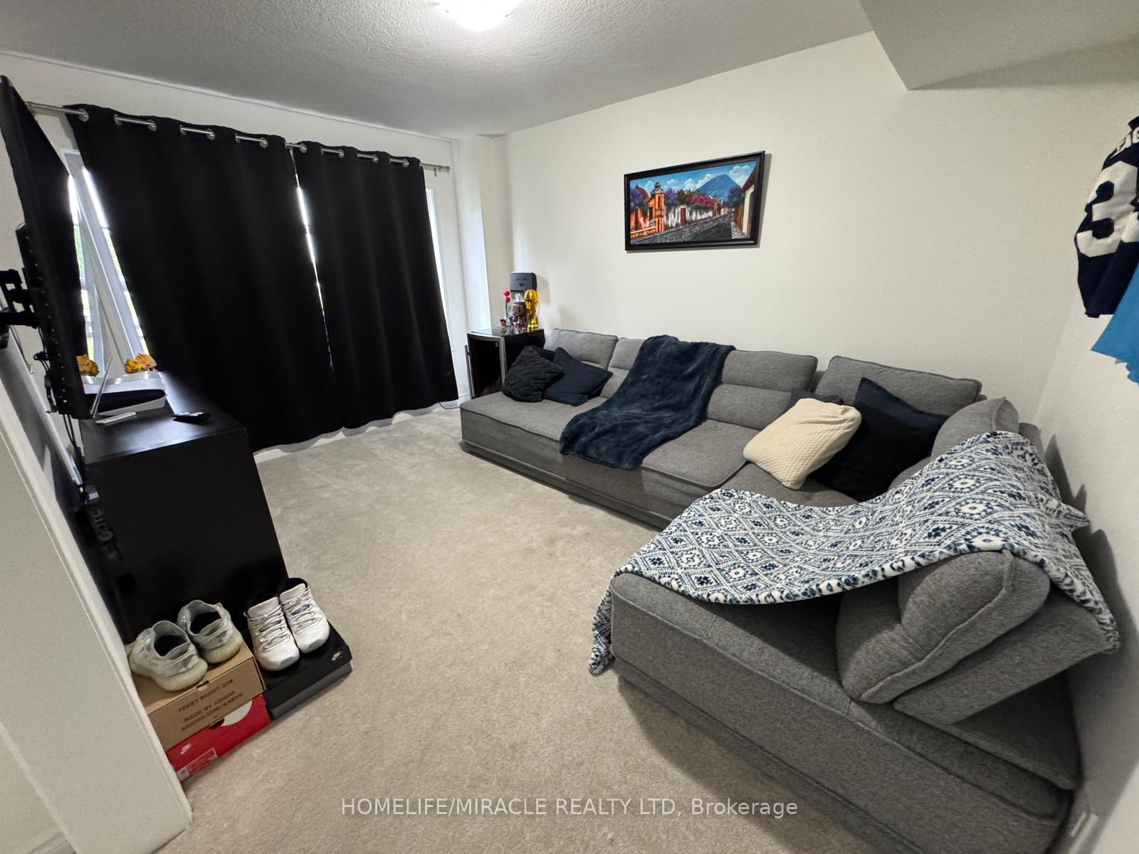 Photo 4 of 36 Outlook Terrace, Kitchener, Rosenburg — HOMEH