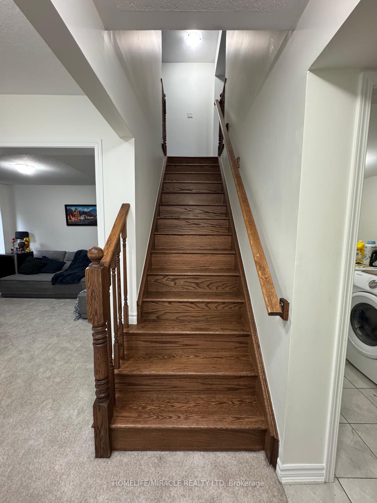 Photo 5 of 36 Outlook Terrace, Kitchener, Rosenburg — HOMEH