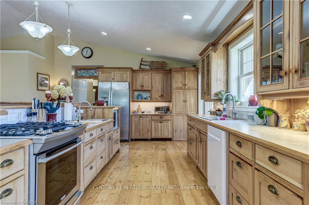 Photo 14 of 38 Sprucedale Drive, Kincardine — HOMEH