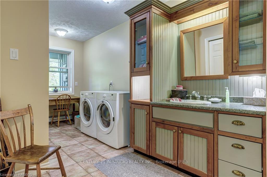 Photo 21 of 38 Sprucedale Drive, Kincardine — HOMEH