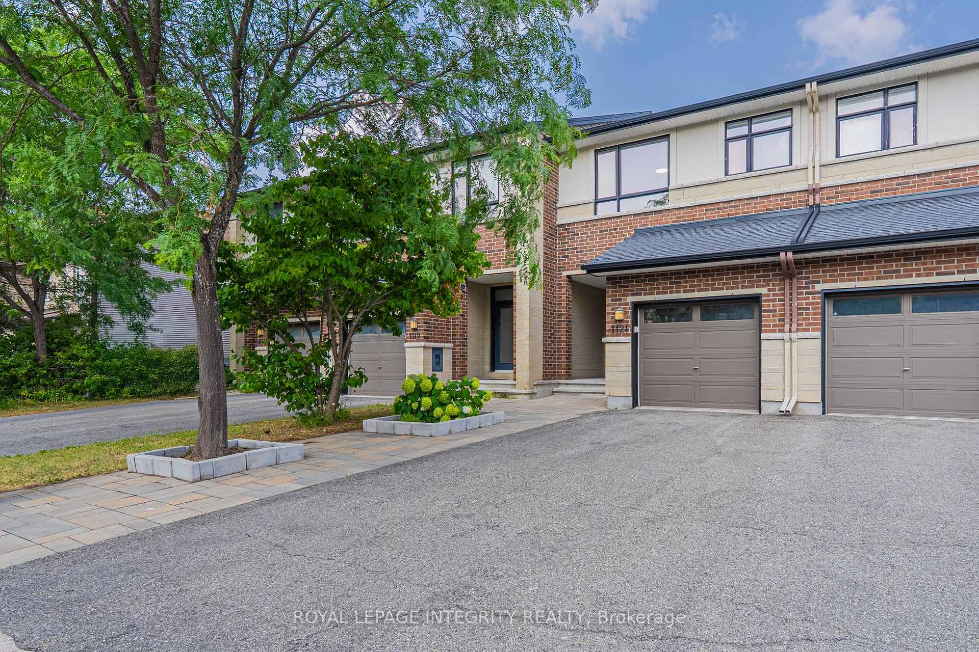 Photo 2 of 1121 Tischart Crescent, Ottawa, Kanata - Kanata Lakes/Heritage Hills — HOMEH
