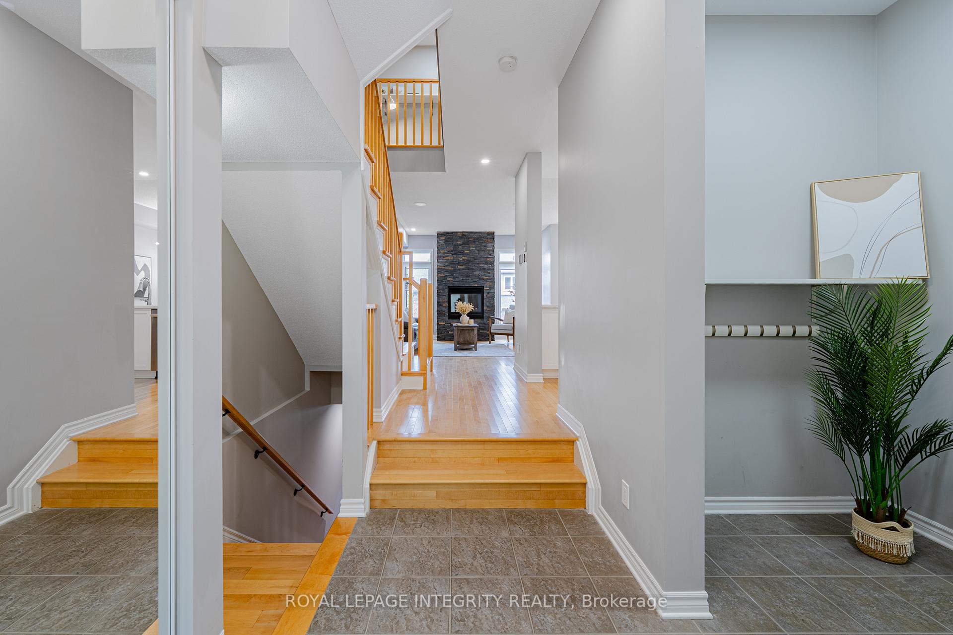 Photo 6 of 1121 Tischart Crescent, Ottawa, Kanata - Kanata Lakes/Heritage Hills — HOMEH