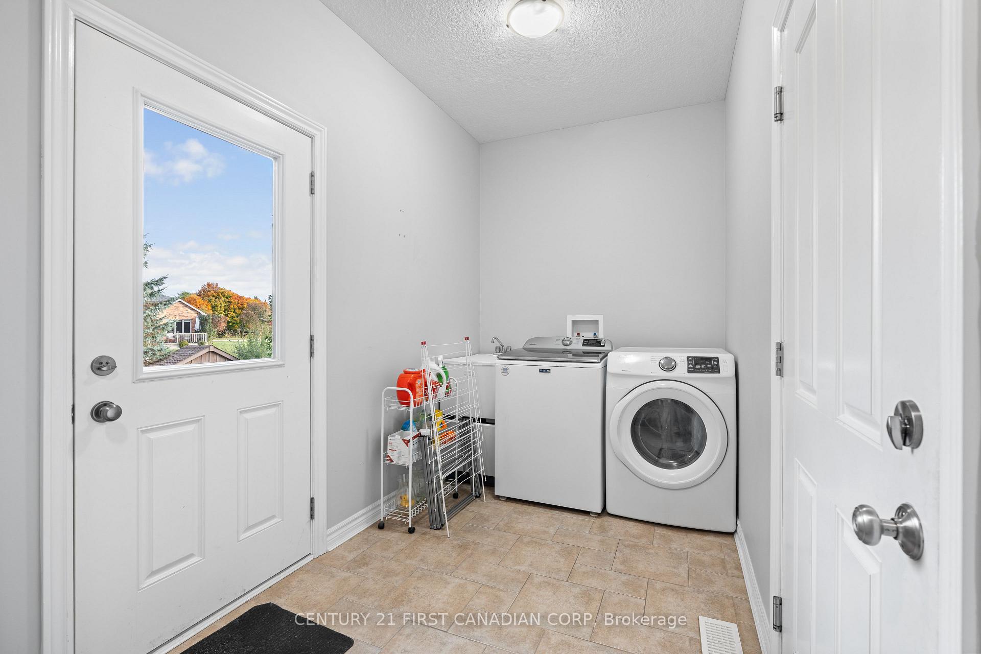Photo 21 of 116 Radcliffe Crescent, Lucan Biddulph, Lucan — HOMEH