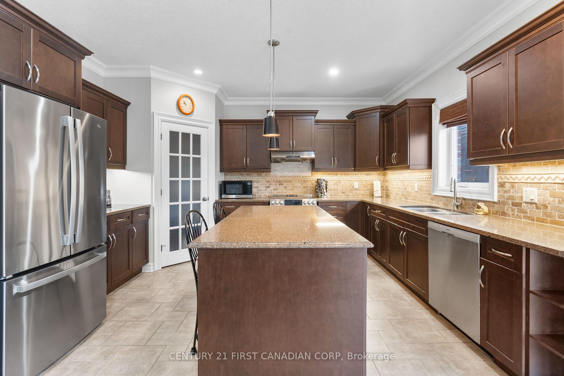 Photo 24 of 116 Radcliffe Crescent, Lucan Biddulph, Lucan — HOMEH