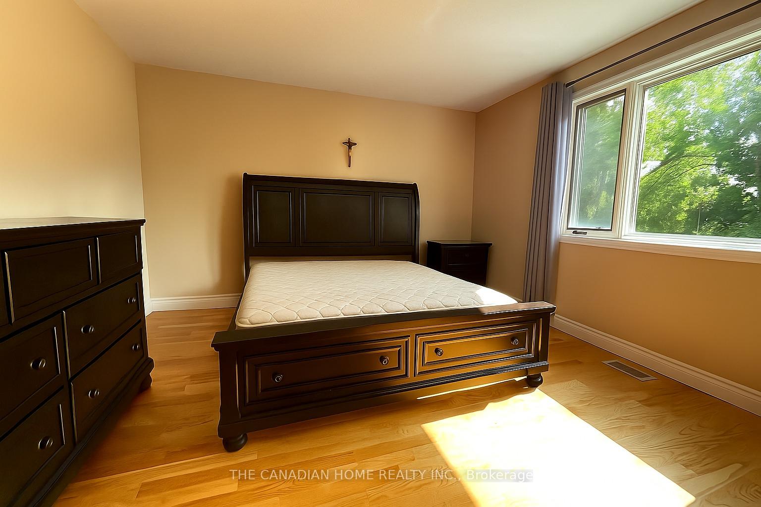 Photo 9 of 40 Old Huron Court, Kitchener — HOMEH