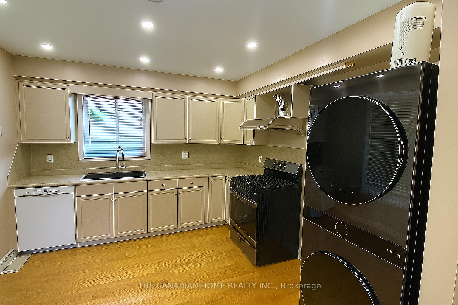 Photo 11 of 40 Old Huron Court, Kitchener — HOMEH