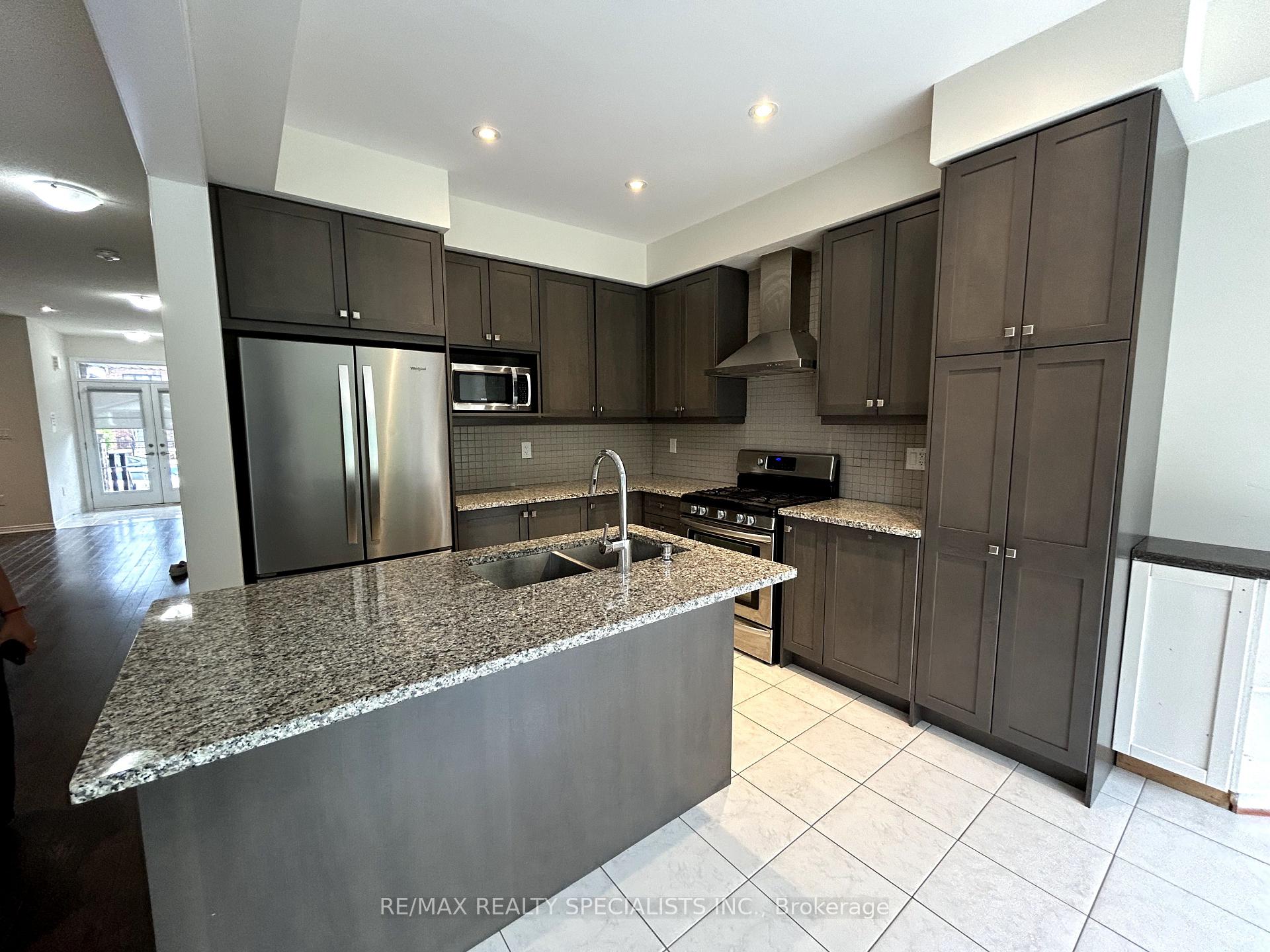 Photo 8 of 243 Bedrock Drive, Hamilton, Stoney Creek Mountain — HOMEH