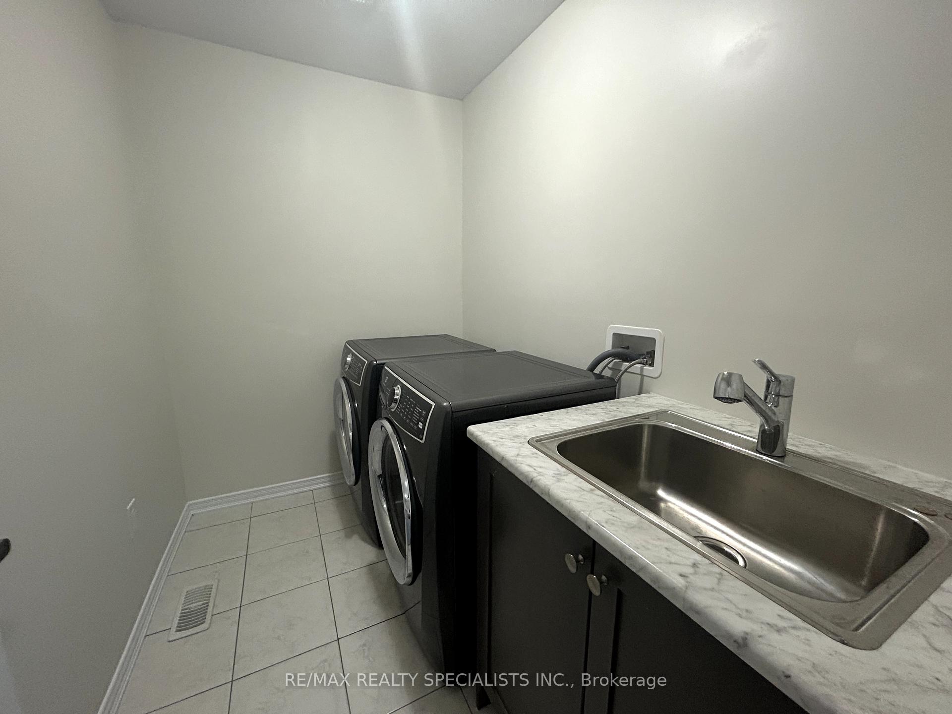 Photo 24 of 243 Bedrock Drive, Hamilton, Stoney Creek Mountain — HOMEH