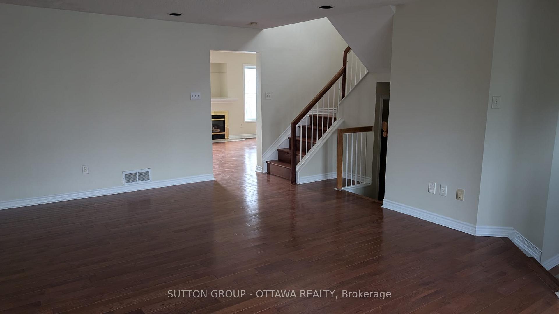 Photo 5 of 22 Westmeath Crescent, Ottawa, Kanata - Morgan's Grant/South March — HOMEH