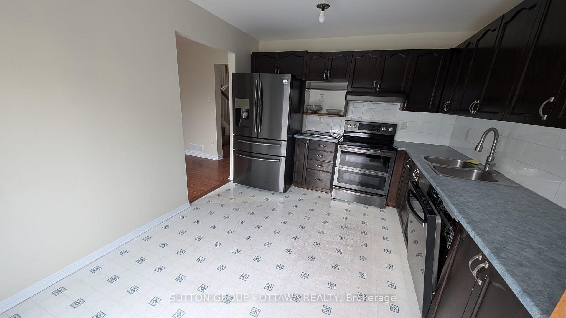 Photo 10 of 22 Westmeath Crescent, Ottawa, Kanata - Morgan's Grant/South March — HOMEH