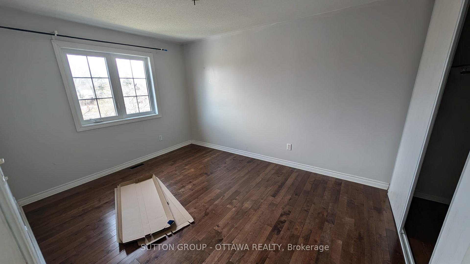 Photo 12 of 22 Westmeath Crescent, Ottawa, Kanata - Morgan's Grant/South March — HOMEH