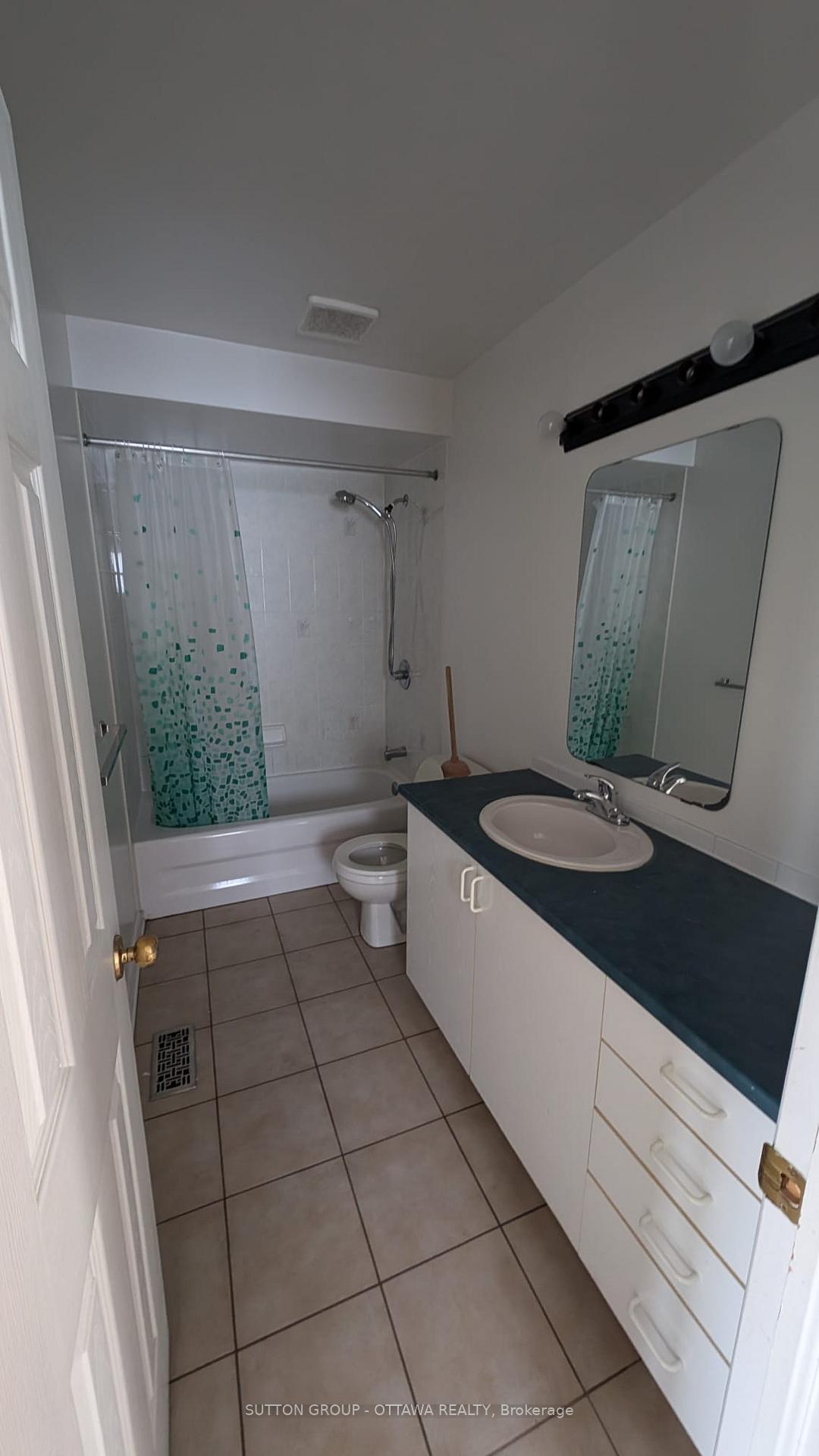 Photo 14 of 22 Westmeath Crescent, Ottawa, Kanata - Morgan's Grant/South March — HOMEH