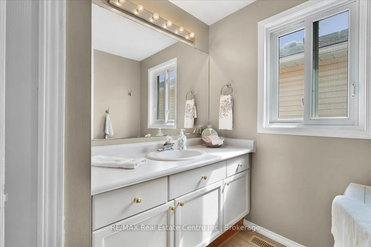 Photo 21 of 75 Marisa Street, Kitchener — HOMEH