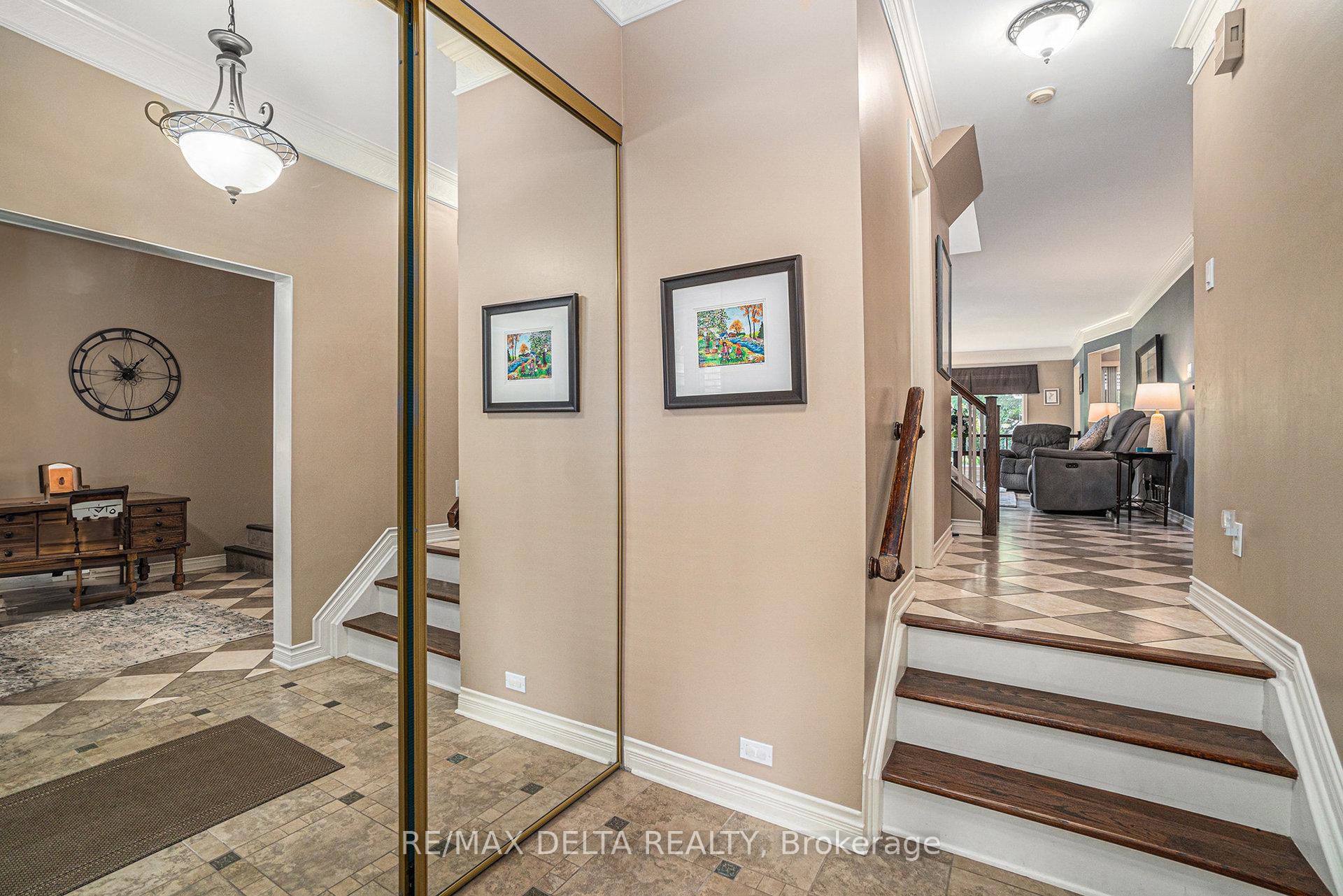 Photo 4 of 84 Piper Crescent, Ottawa, Kanata - Morgan's Grant/South March — HOMEH