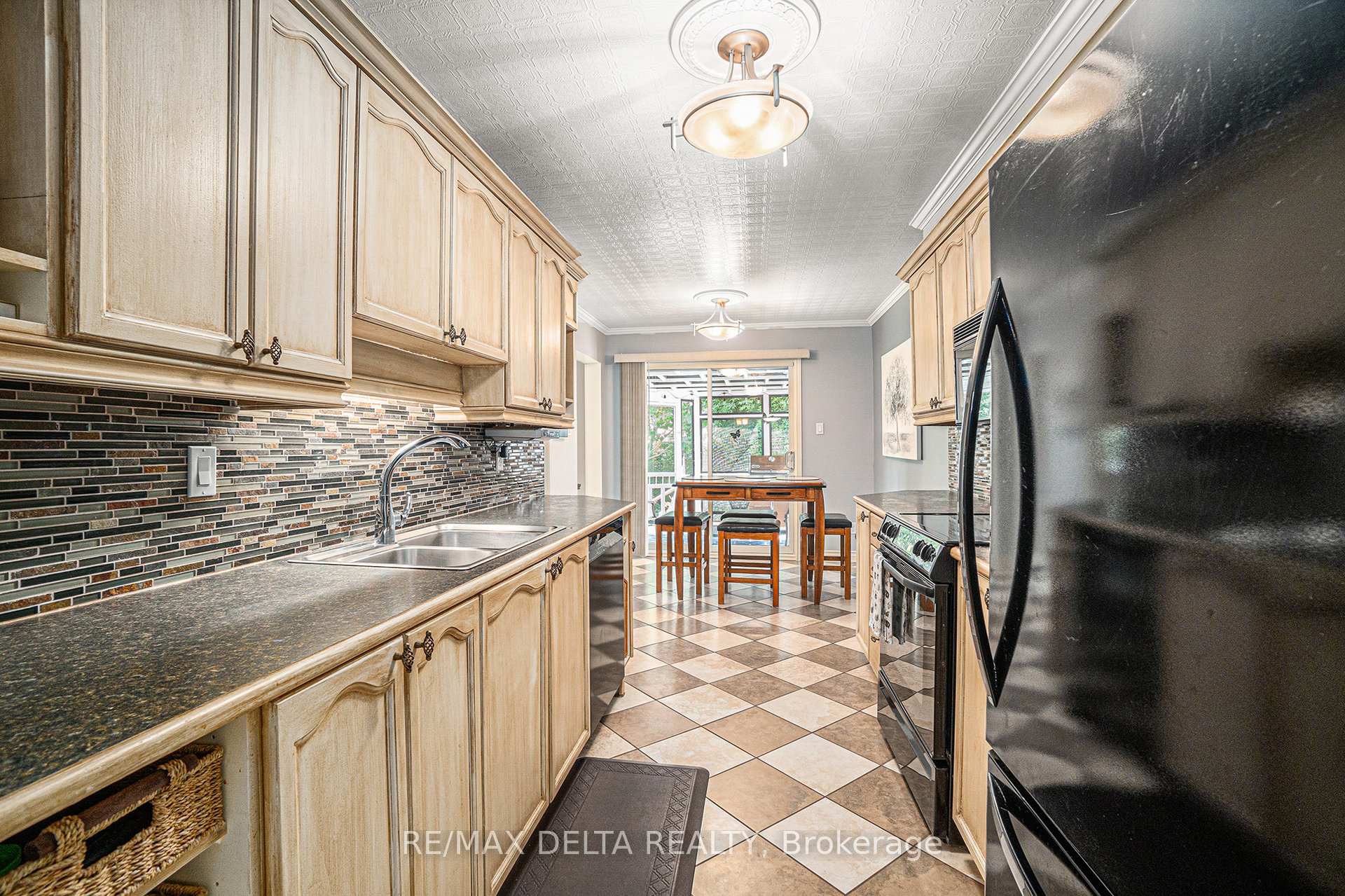 Photo 12 of 84 Piper Crescent, Ottawa, Kanata - Morgan's Grant/South March — HOMEH