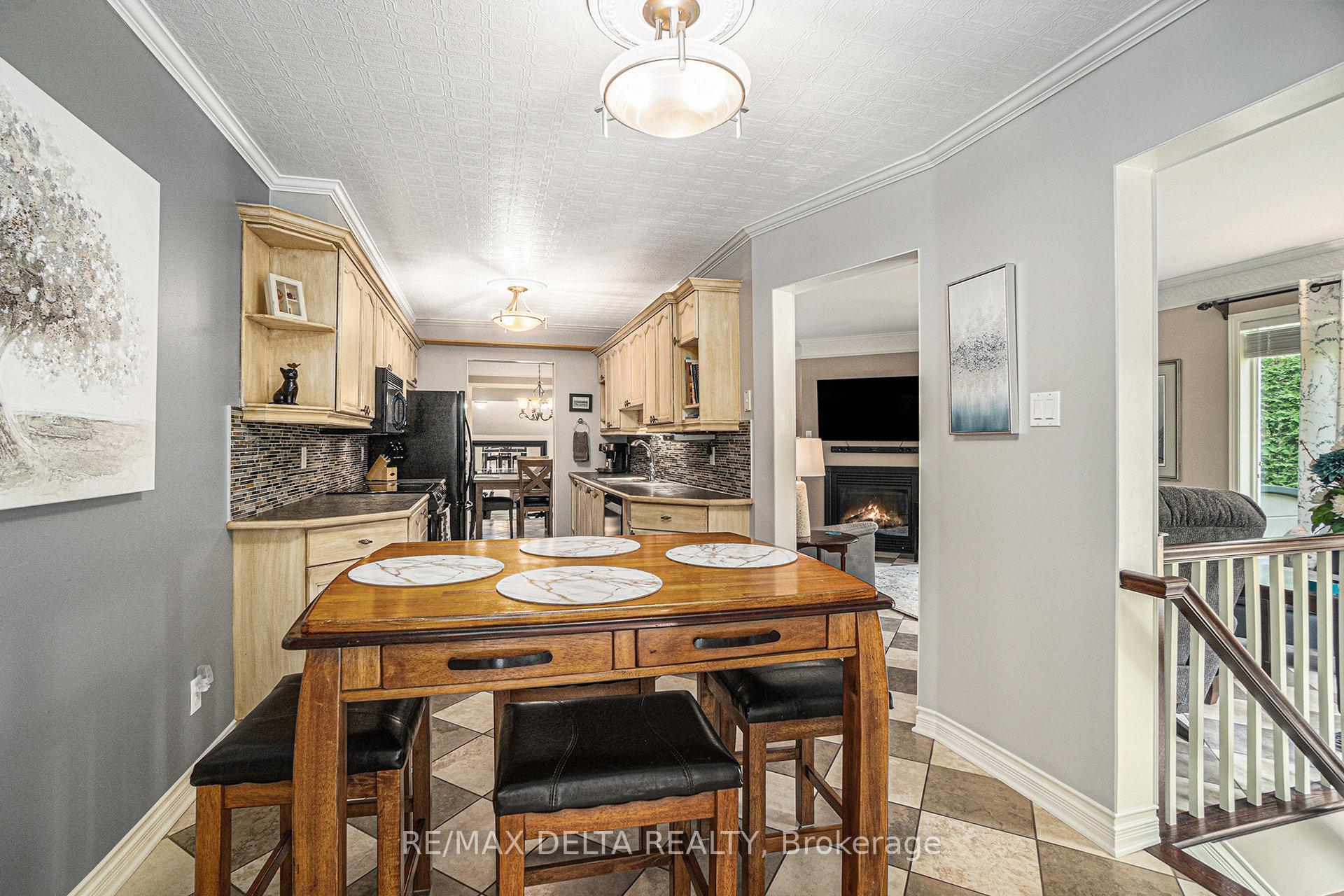 Photo 13 of 84 Piper Crescent, Ottawa, Kanata - Morgan's Grant/South March — HOMEH