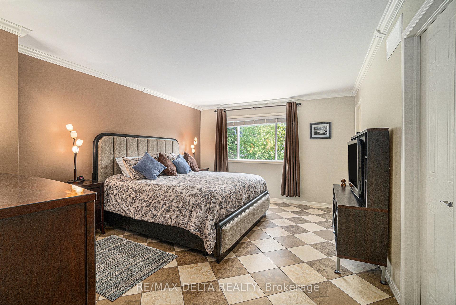 Photo 15 of 84 Piper Crescent, Ottawa, Kanata - Morgan's Grant/South March — HOMEH