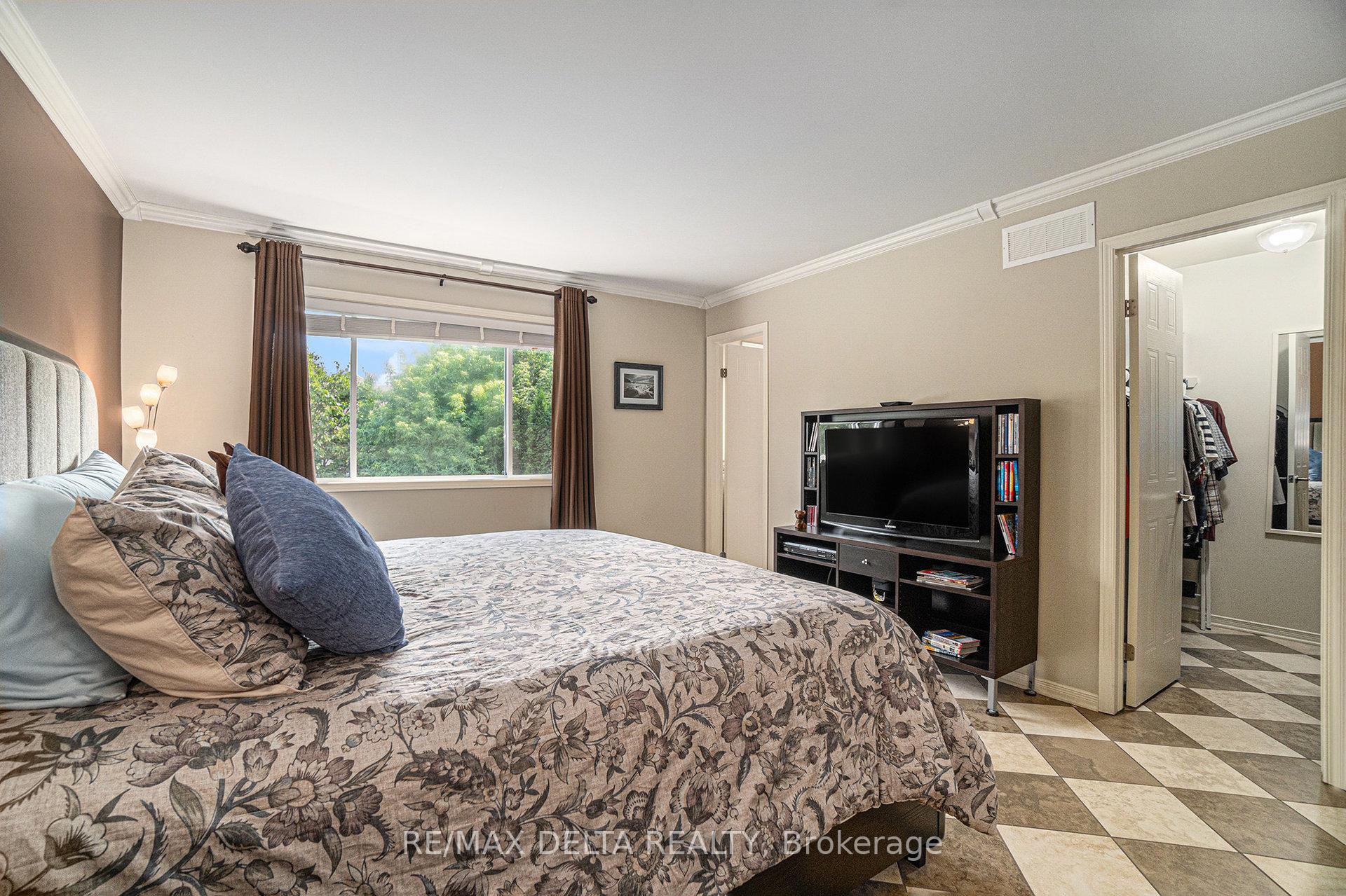 Photo 16 of 84 Piper Crescent, Ottawa, Kanata - Morgan's Grant/South March — HOMEH
