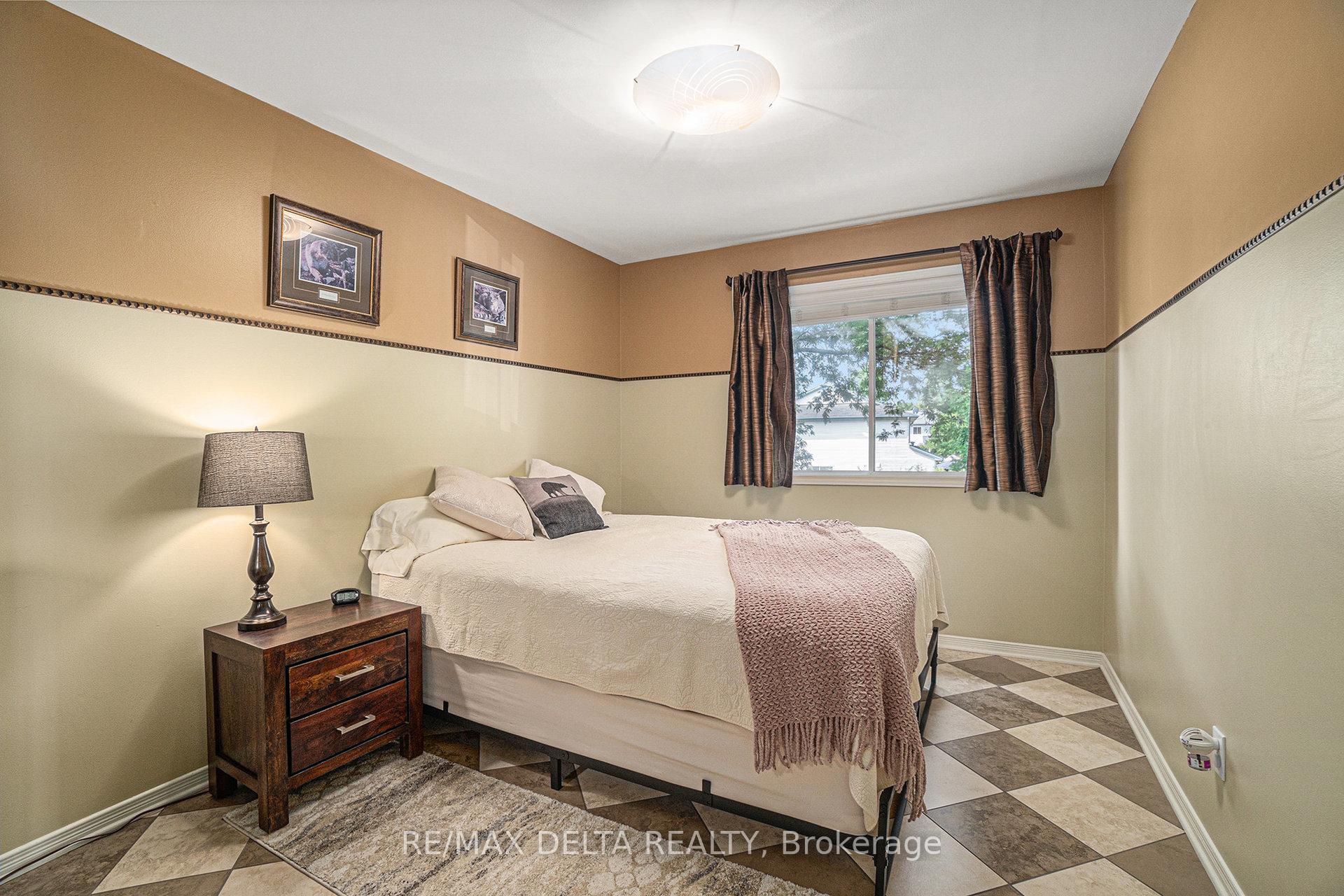 Photo 20 of 84 Piper Crescent, Ottawa, Kanata - Morgan's Grant/South March — HOMEH