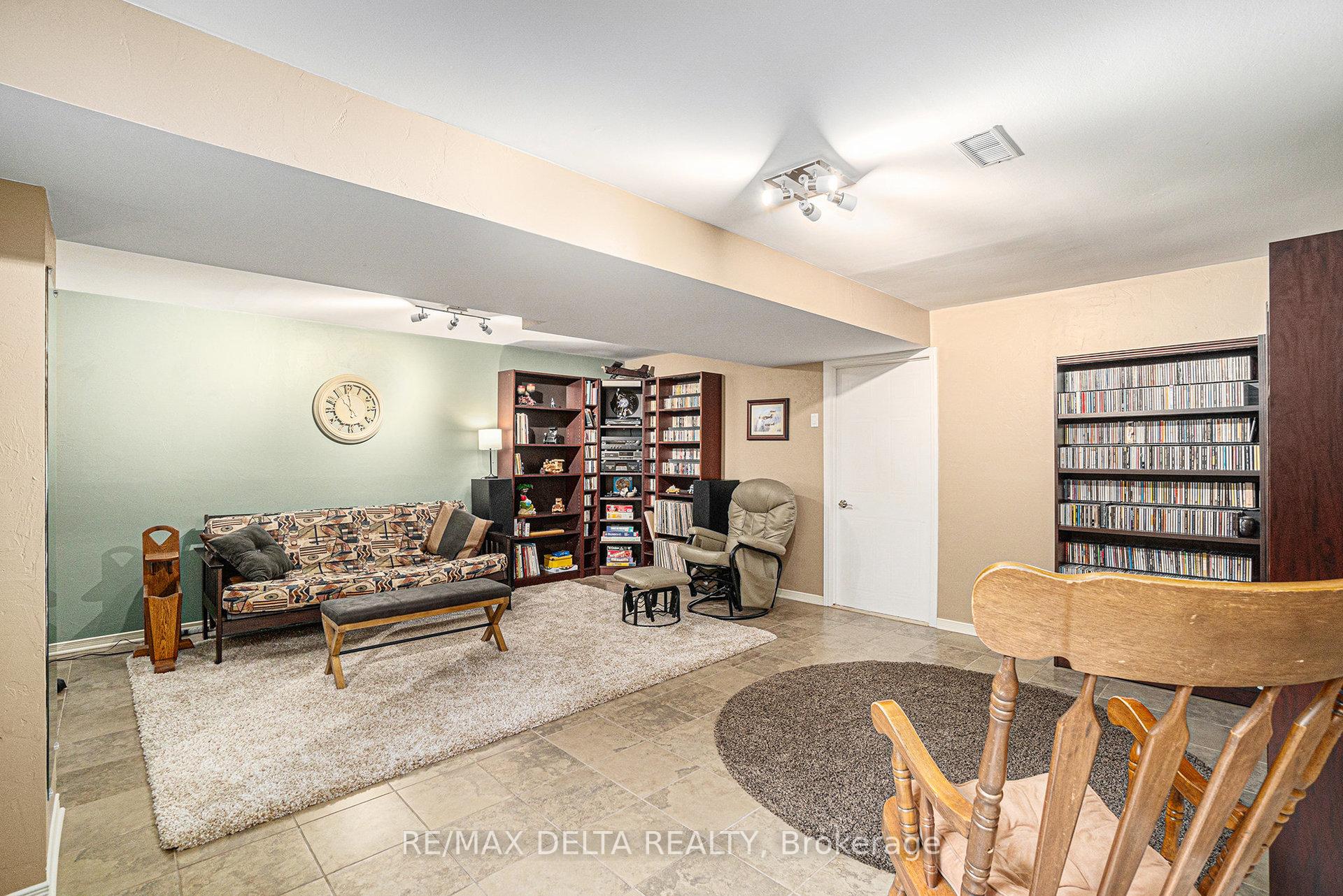 Photo 21 of 84 Piper Crescent, Ottawa, Kanata - Morgan's Grant/South March — HOMEH