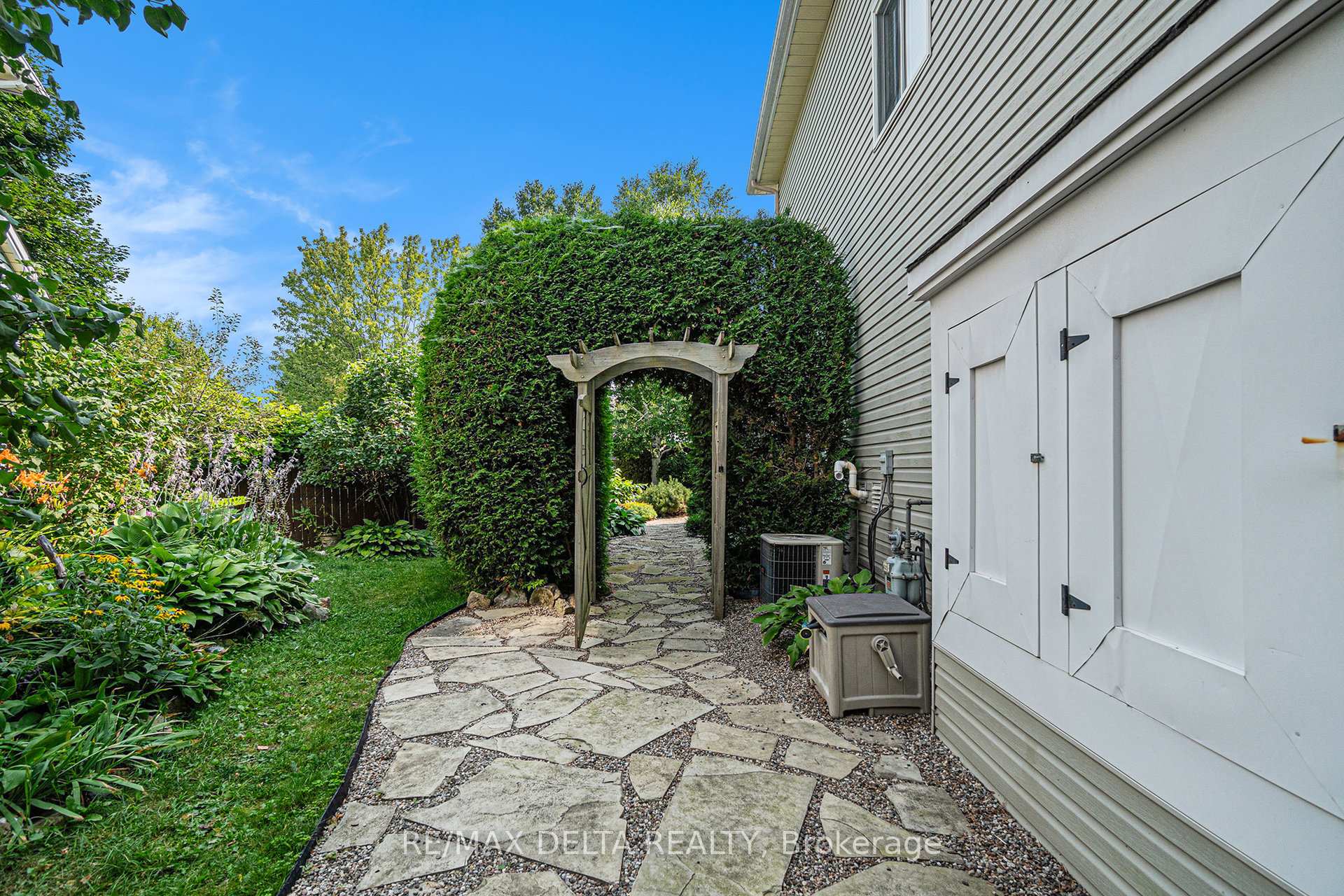 Photo 27 of 84 Piper Crescent, Ottawa, Kanata - Morgan's Grant/South March — HOMEH