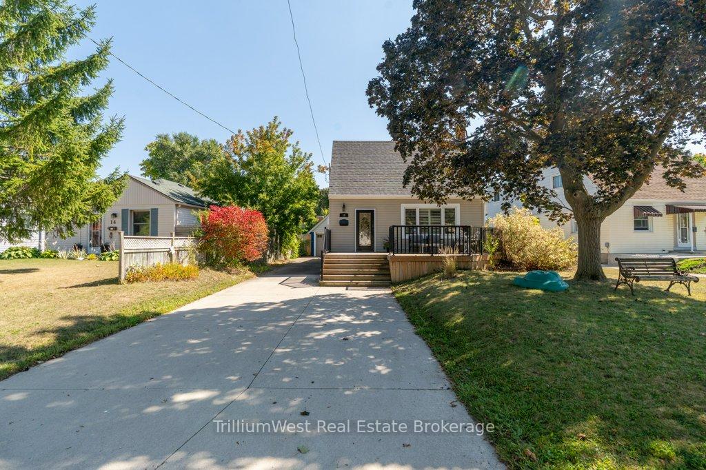 Photo 1 of 18 St. Clair Avenue, Kitchener — HOMEH